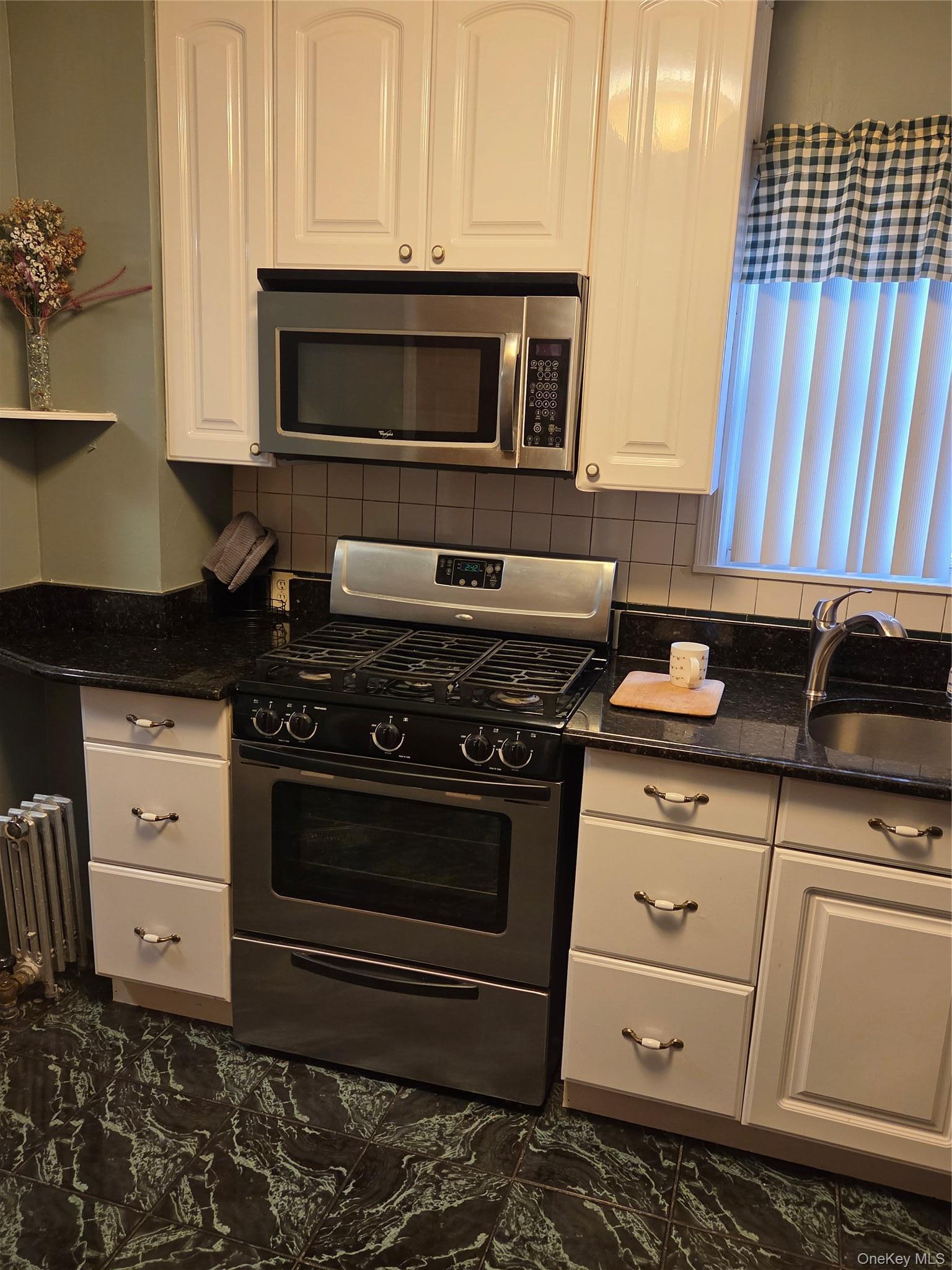 Single Family 201st Street  Queens, NY 11423, MLS-1046299-11