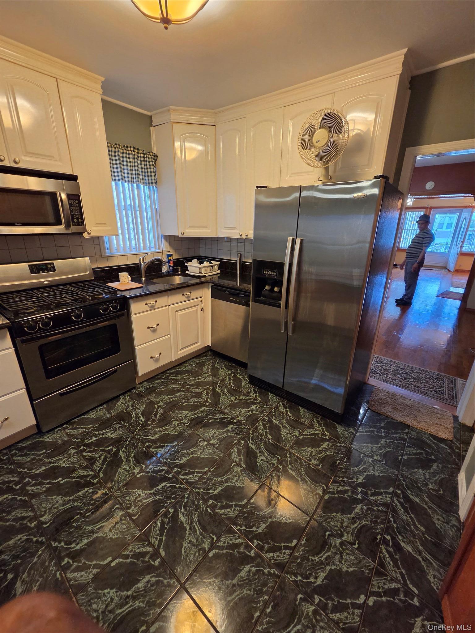Single Family 201st Street  Queens, NY 11423, MLS-1046299-12