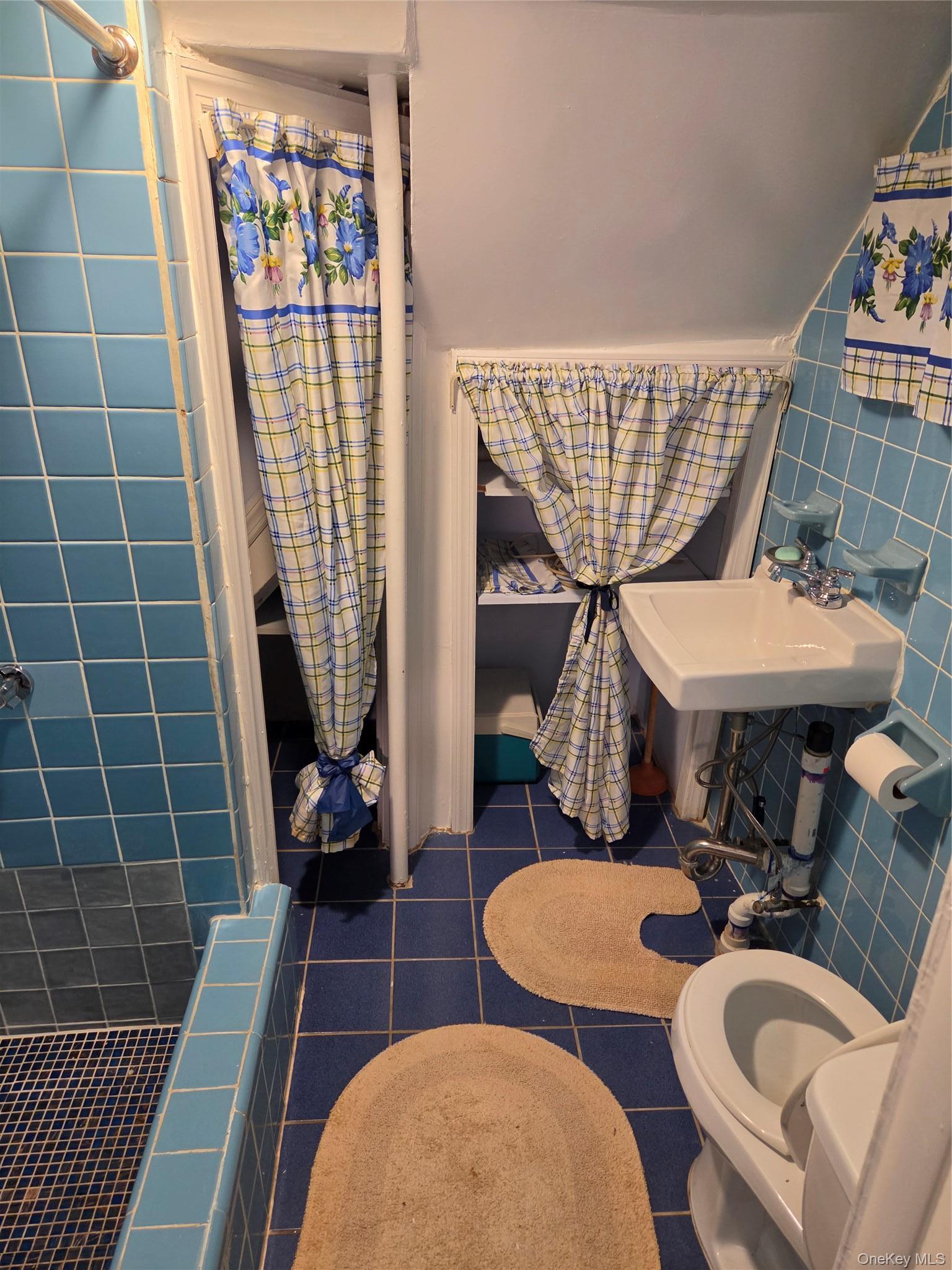 Single Family 201st Street  Queens, NY 11423, MLS-1046299-23