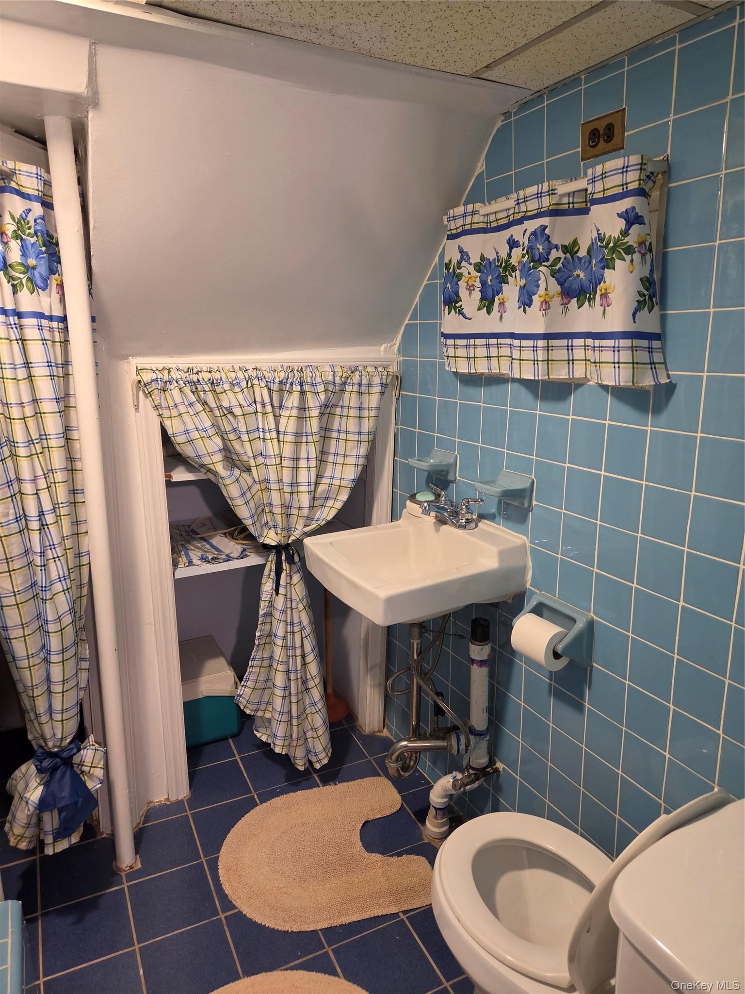 Single Family 201st Street  Queens, NY 11423, MLS-1046299-24