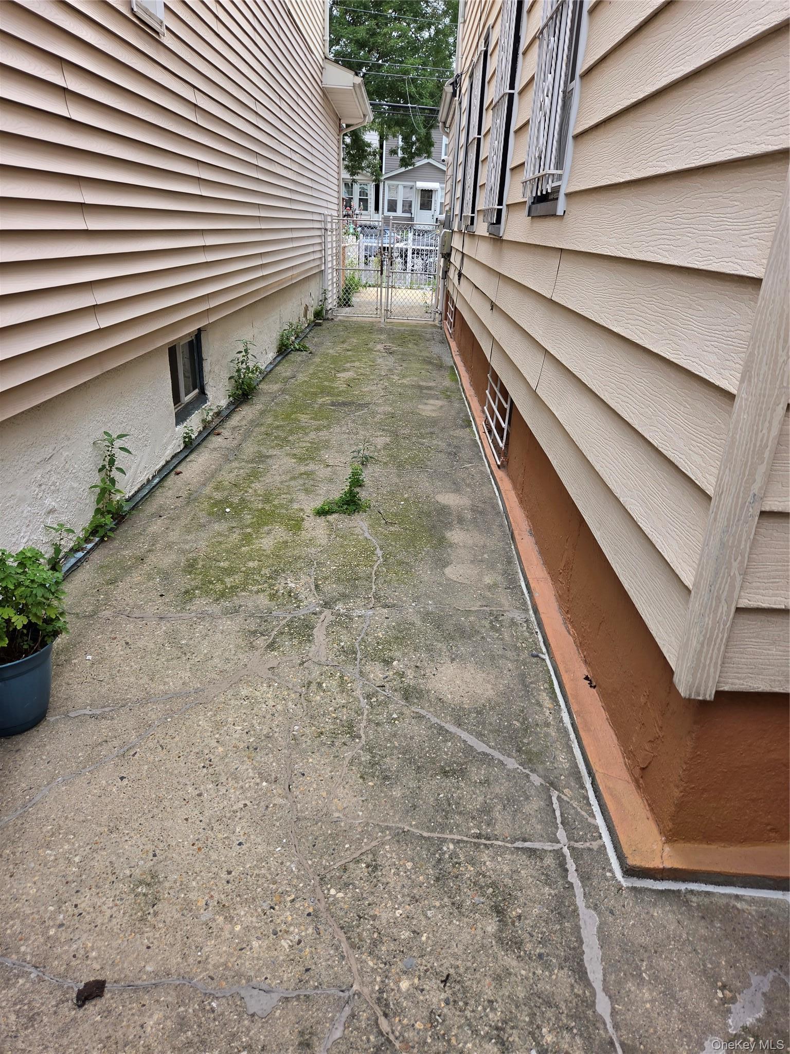 Single Family 201st Street  Queens, NY 11423, MLS-1046299-37