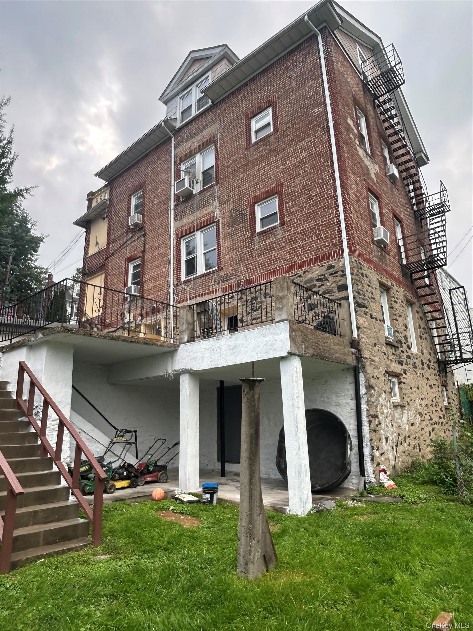 Single Family Hillbright Terrace Westchester County, NY 10703, MLS-1046353-3