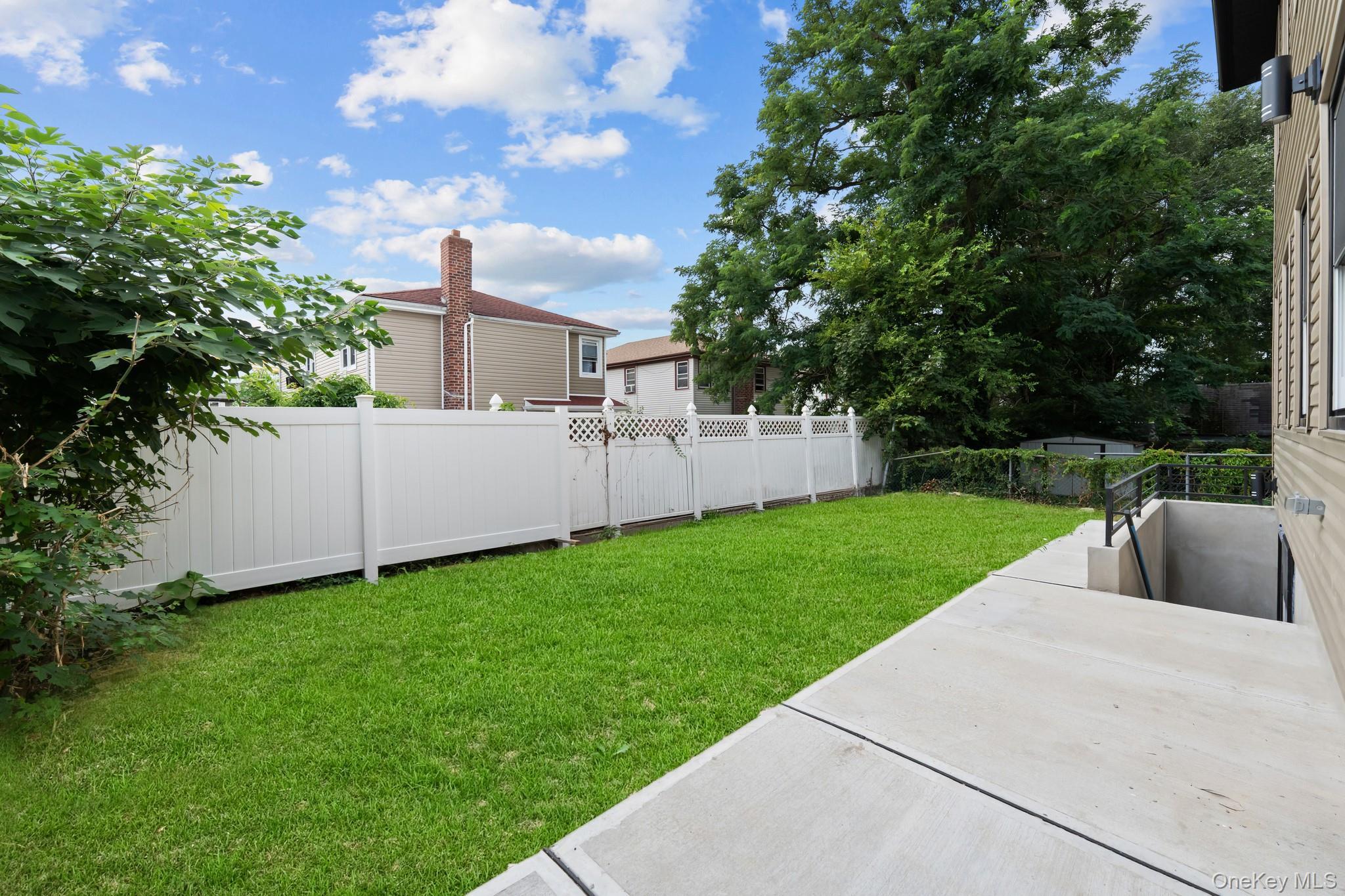 Single Family 145th Avenue  Queens, NY 11422, MLS-1046375-14