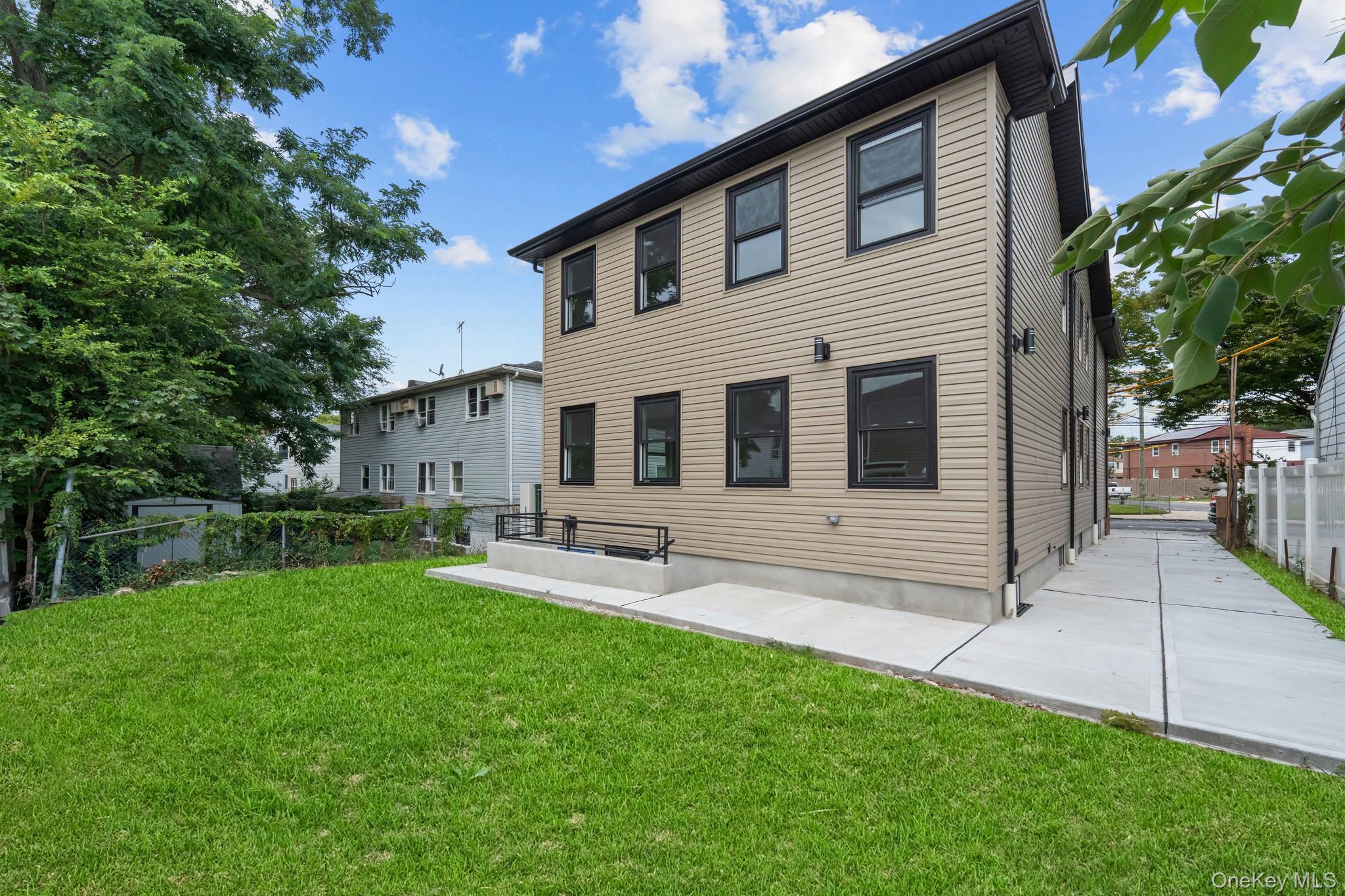 Single Family 145th Avenue  Queens, NY 11422, MLS-1046375-15