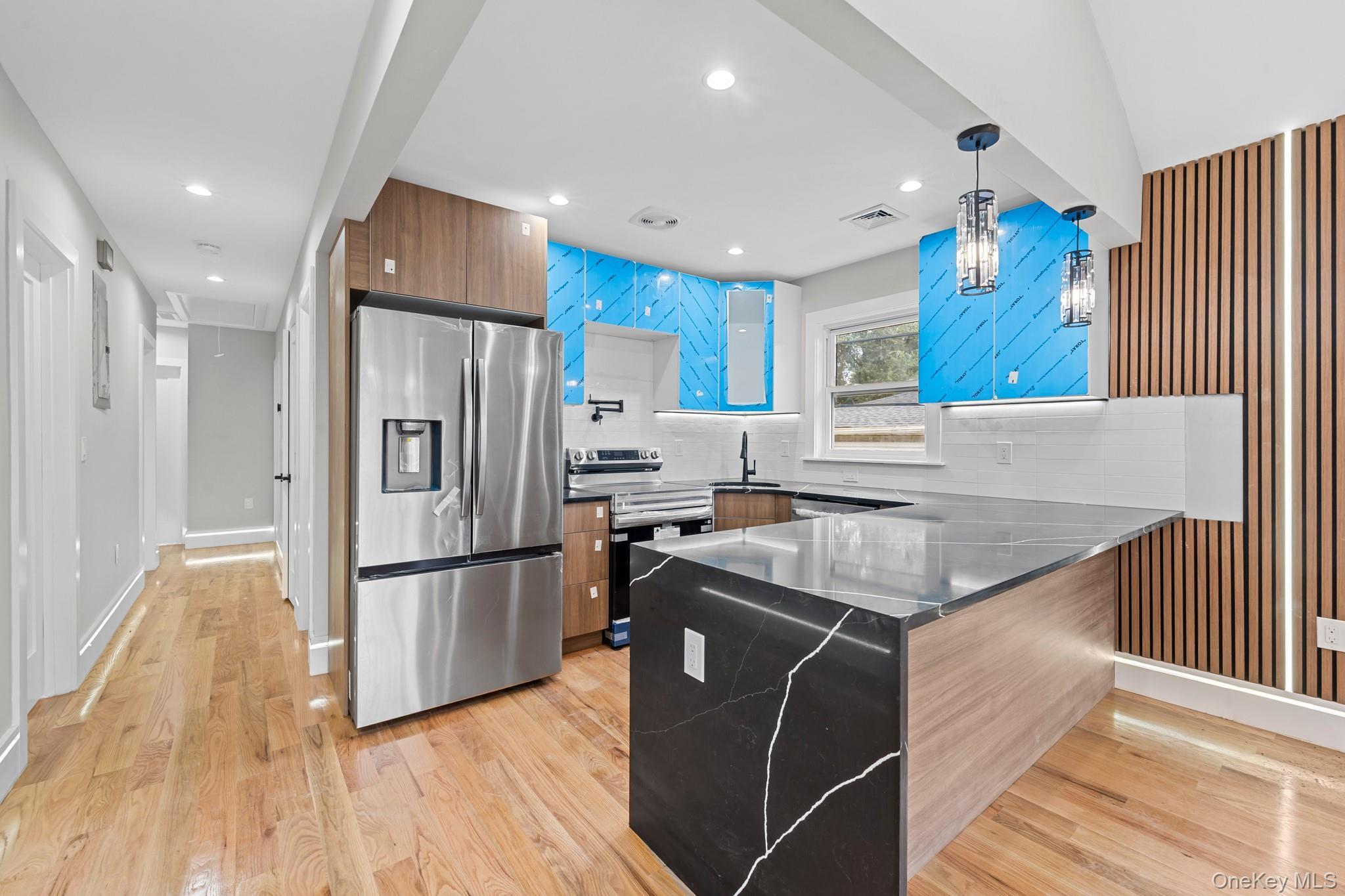 Single Family 145th Avenue  Queens, NY 11422, MLS-1046375-3