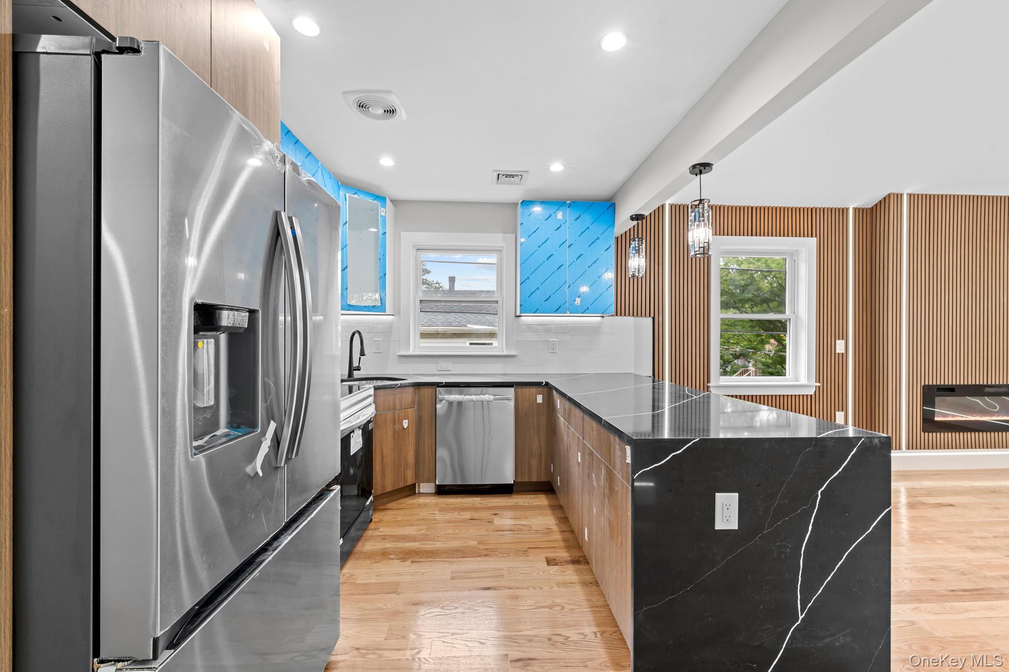 Single Family 145th Avenue  Queens, NY 11422, MLS-1046375-4