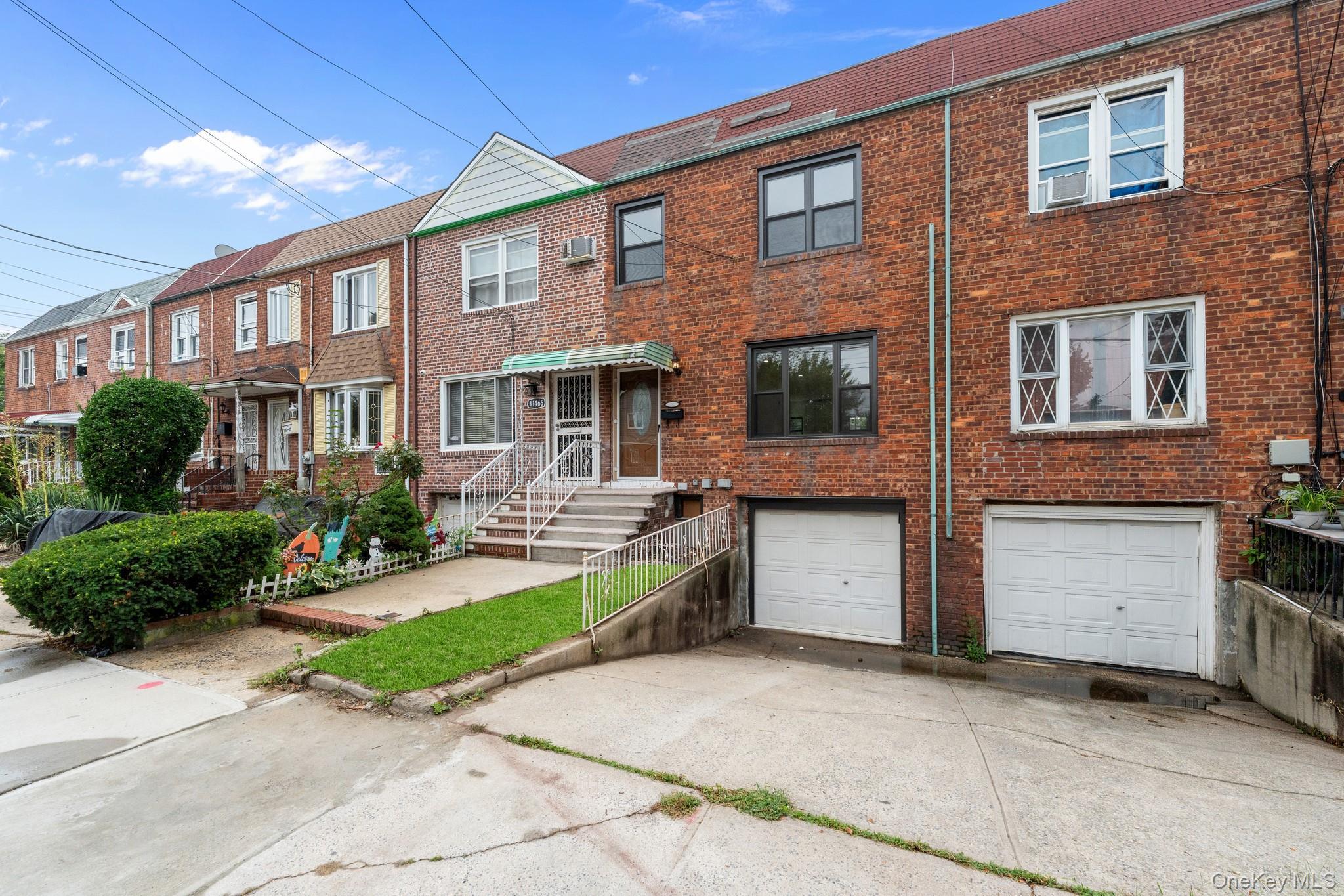 Single Family 204th Street  Queens, NY 11412, MLS-1046391-12