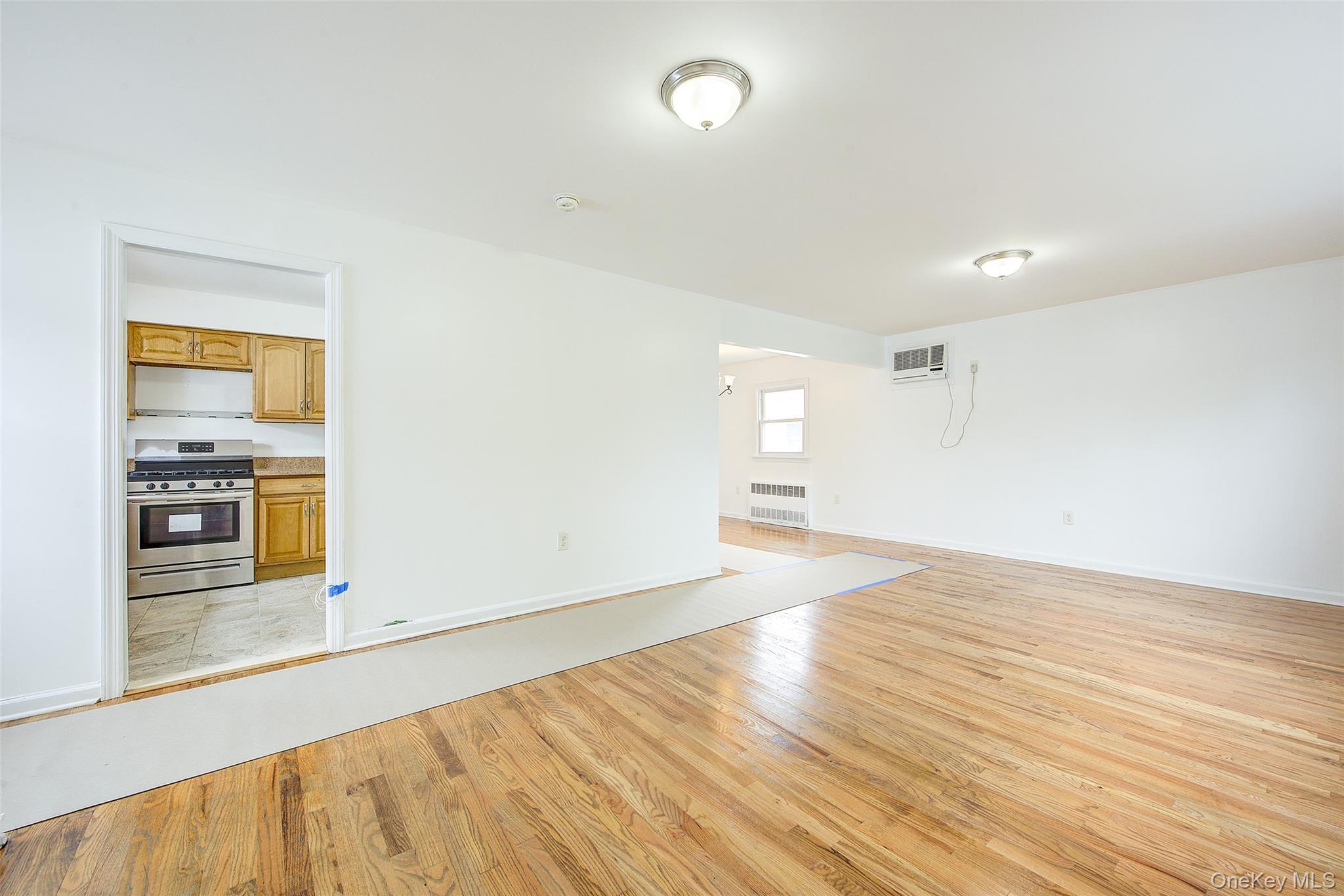 Single Family 28th Avenue  Queens, NY 11354, MLS-1046402-25