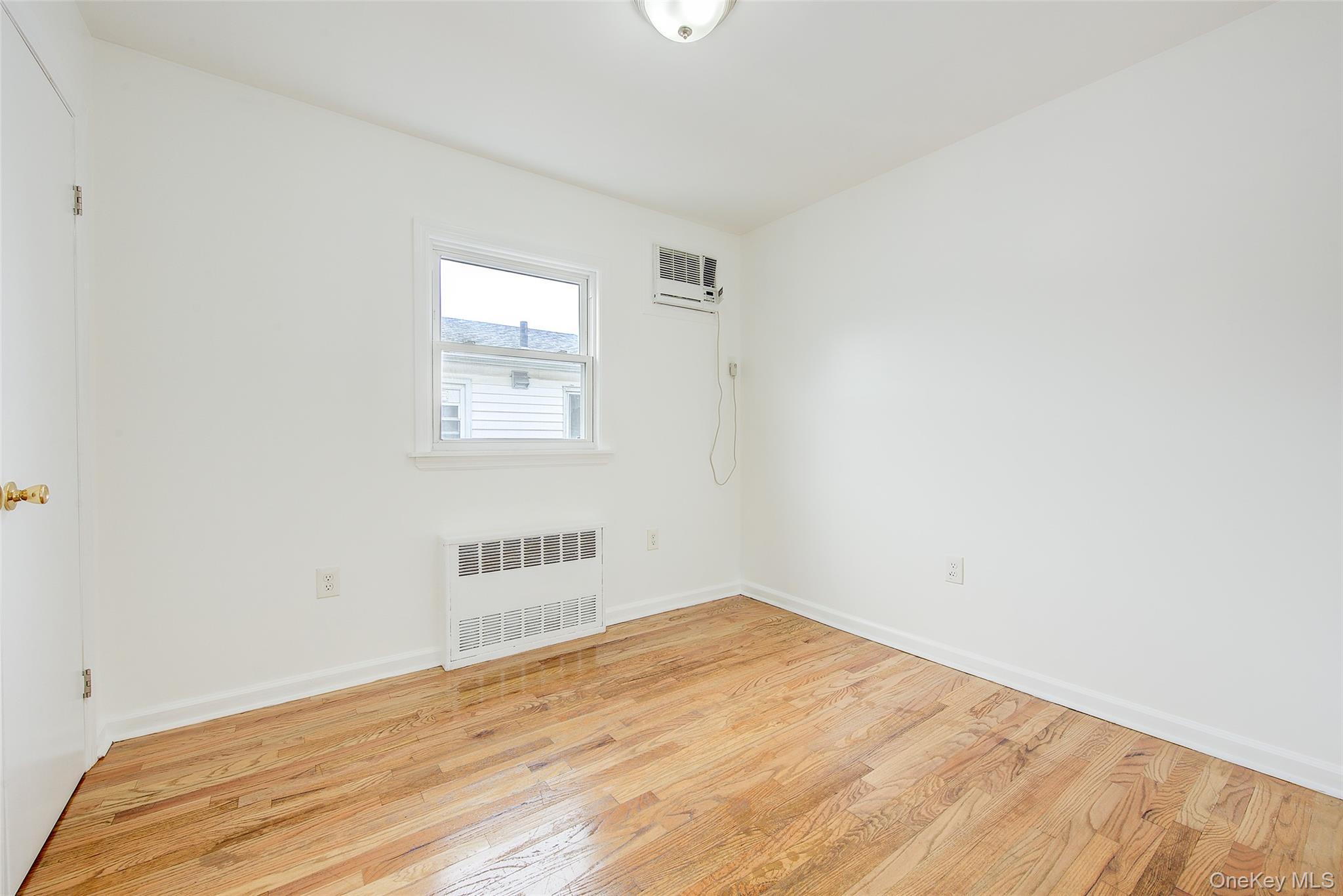 Single Family 28th Avenue  Queens, NY 11354, MLS-1046402-35