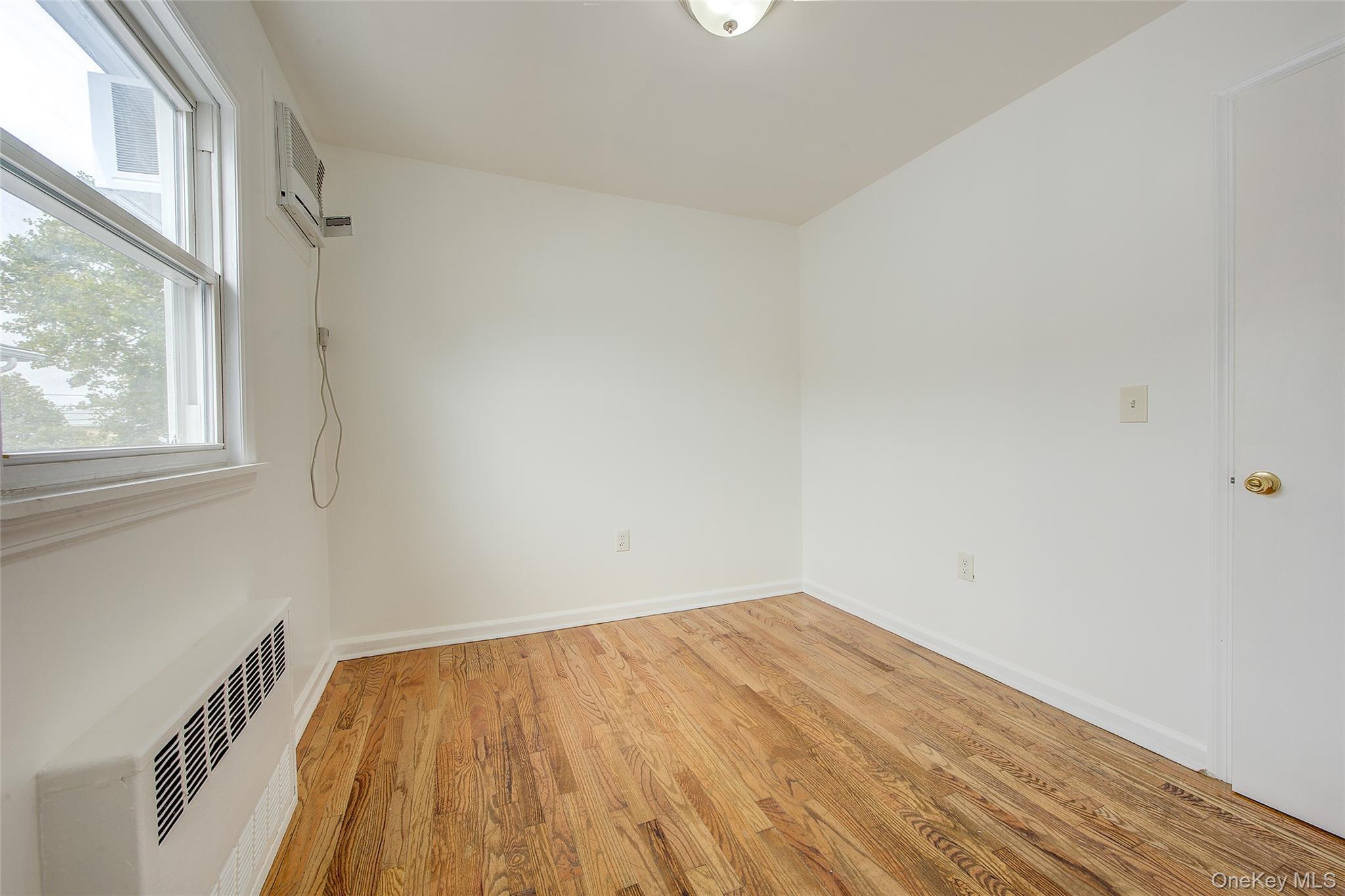 Single Family 28th Avenue  Queens, NY 11354, MLS-1046402-36