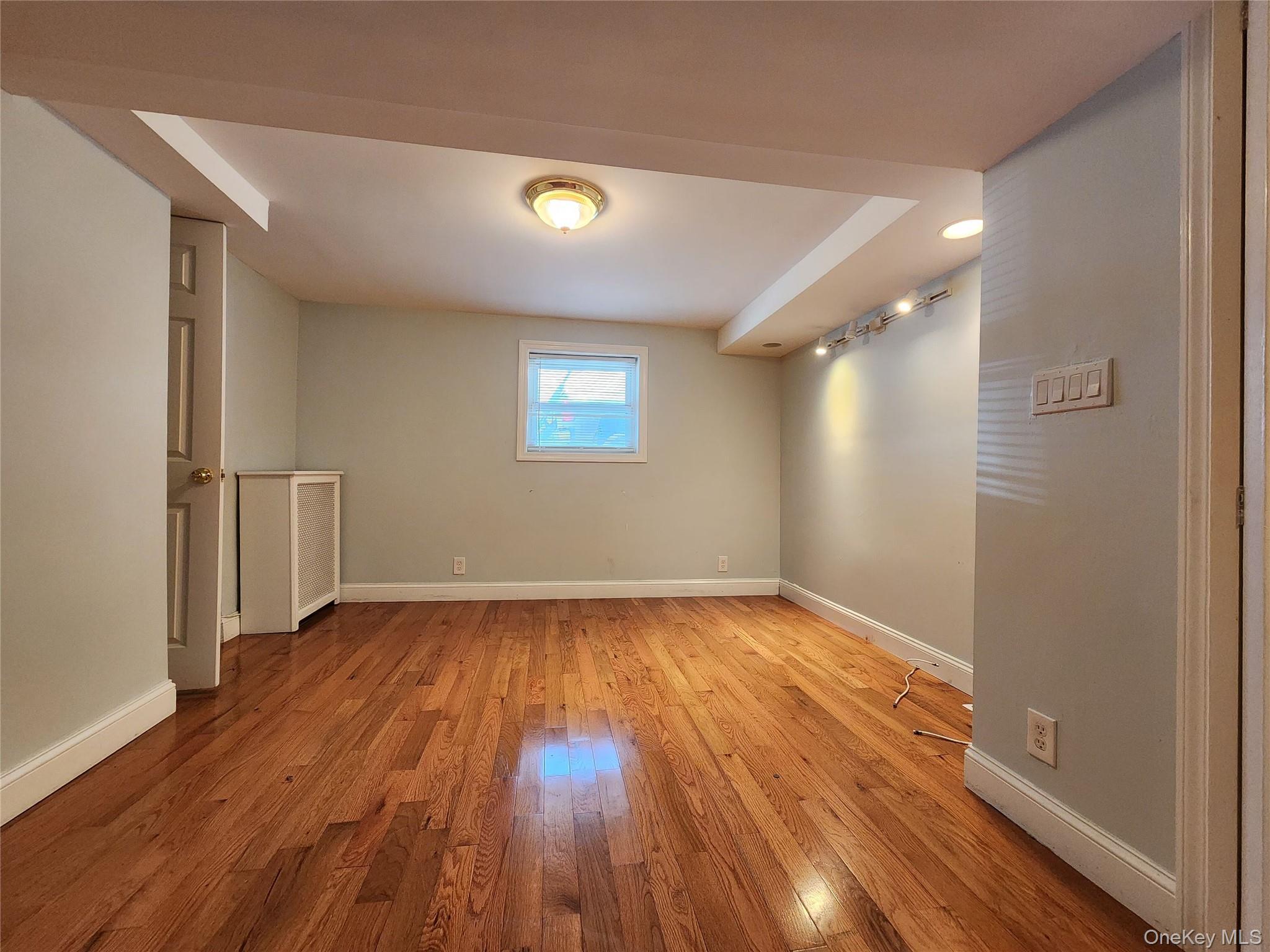 Single Family Revere Avenue Bronx, NY 10465, MLS-1046422-21