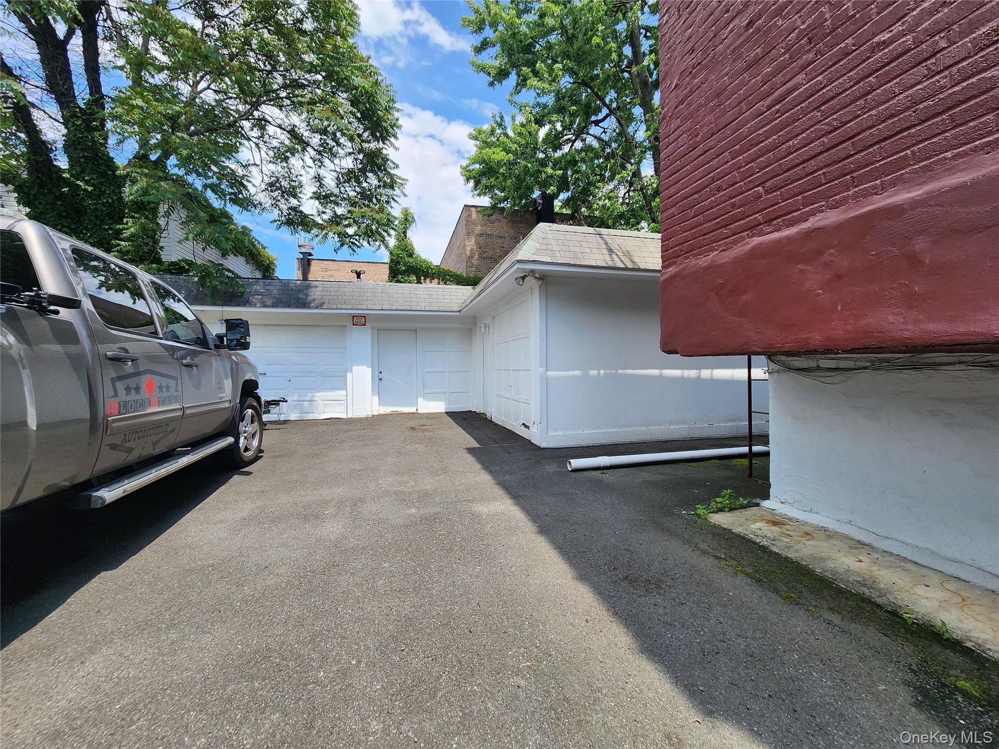 Single Family Revere Avenue Bronx, NY 10465, MLS-1046422-29