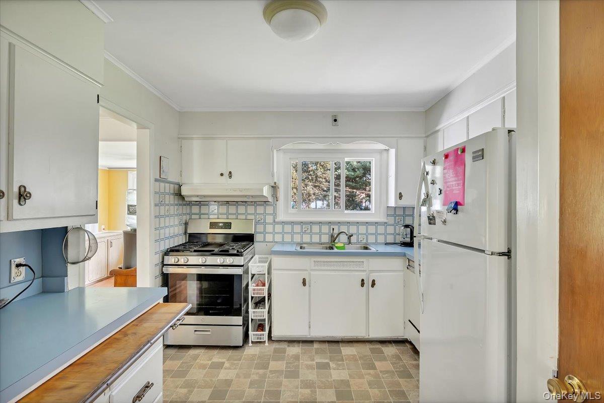 Single Family Eastland Avenue Out Of Area, NY 12078, MLS-1046427-15