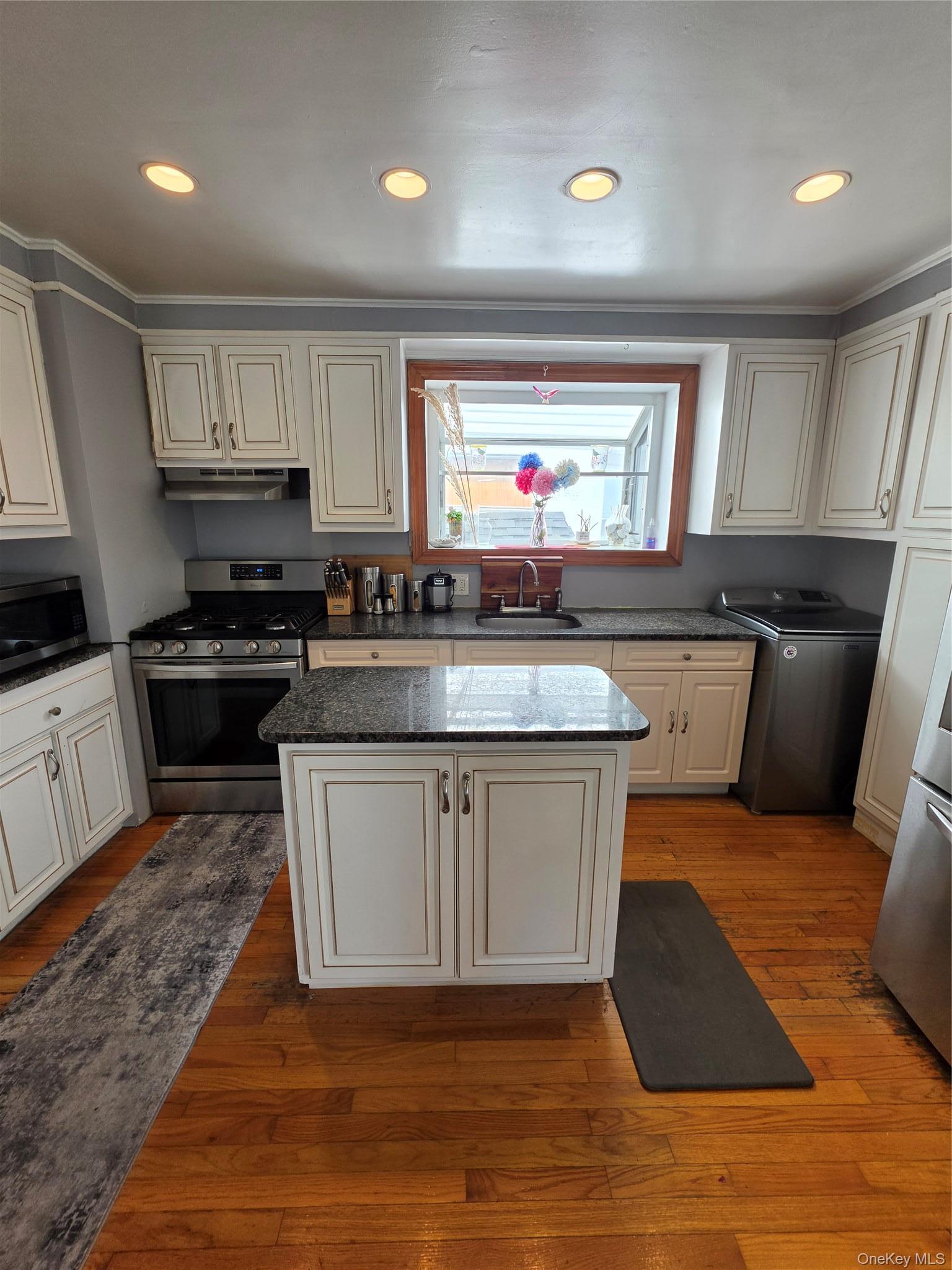 Single Family 99th Street Queens, NY 11414, MLS-1046429-10