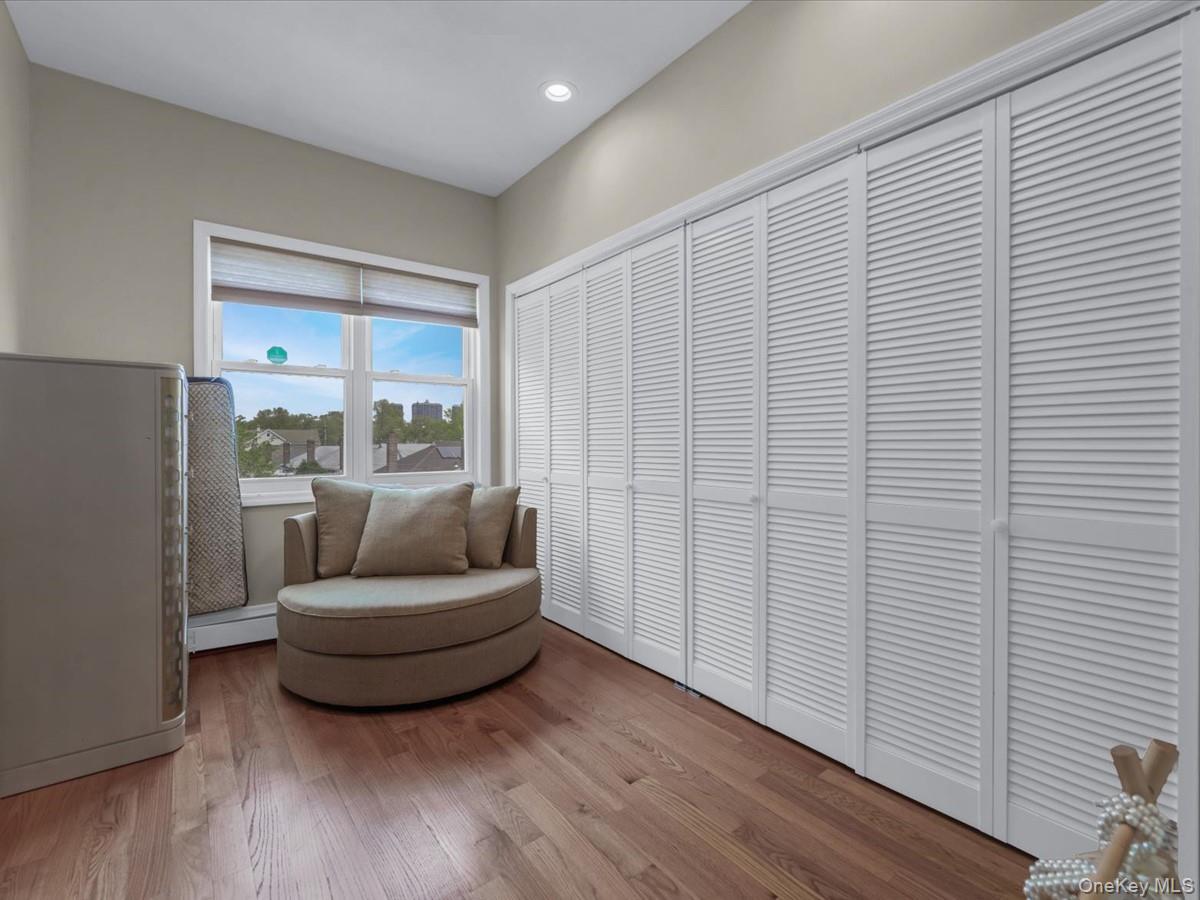 Single Family 82nd Avenue Queens, NY 11426, MLS-1046435-14
