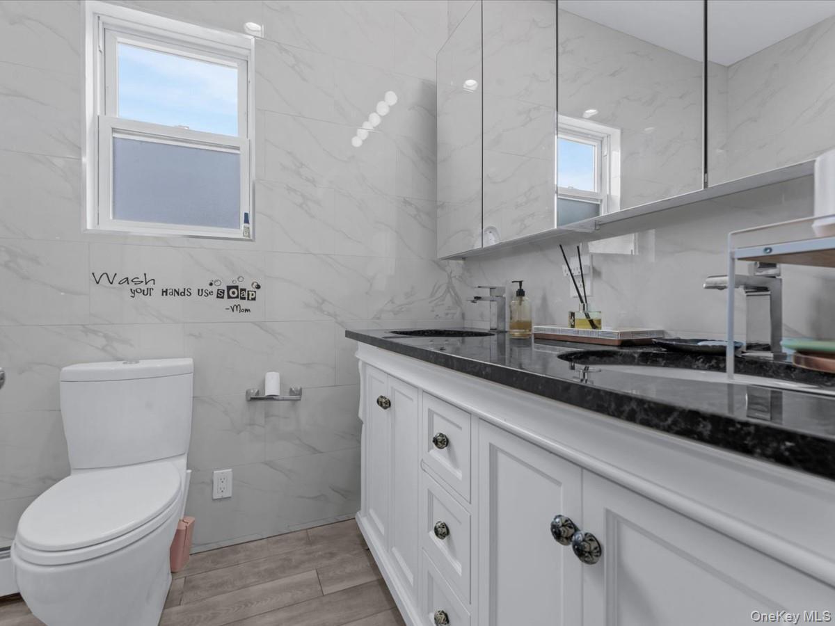 Single Family 82nd Avenue Queens, NY 11426, MLS-1046435-16