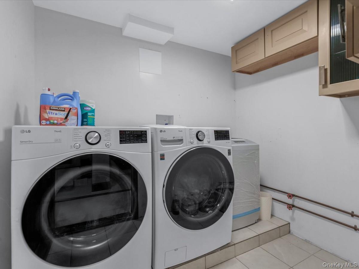 Single Family 82nd Avenue Queens, NY 11426, MLS-1046435-22