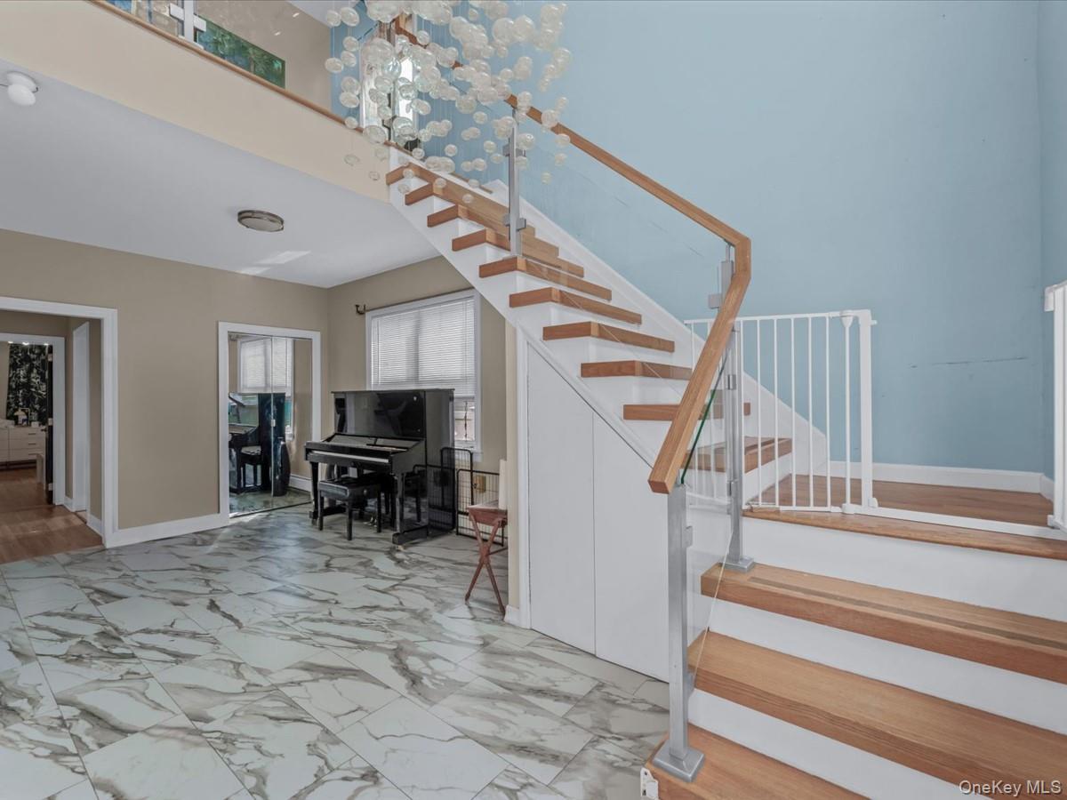 Single Family 82nd Avenue Queens, NY 11426, MLS-1046435-4