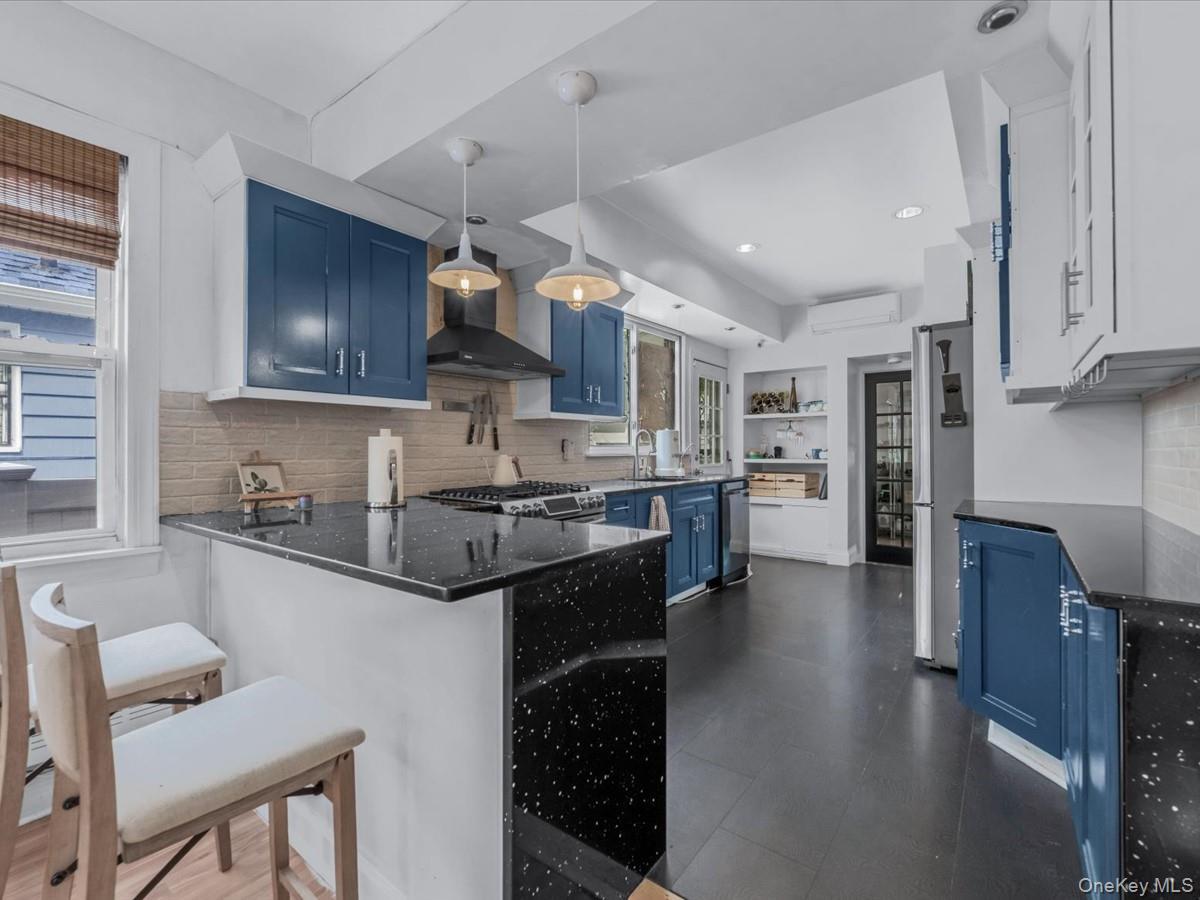 Single Family 82nd Avenue Queens, NY 11426, MLS-1046435-7