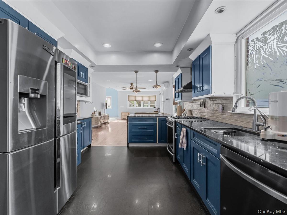 Single Family 82nd Avenue Queens, NY 11426, MLS-1046435-8