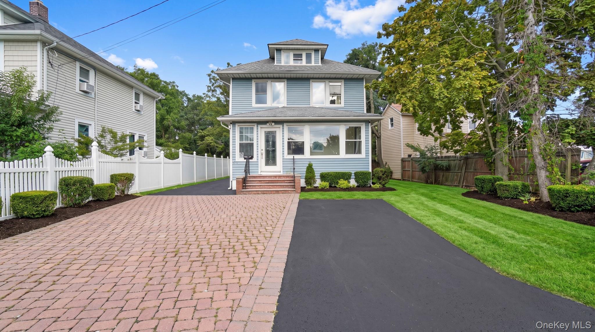 Single Family 5th Avenue  Suffolk County, NY 11706, MLS-1046448-2