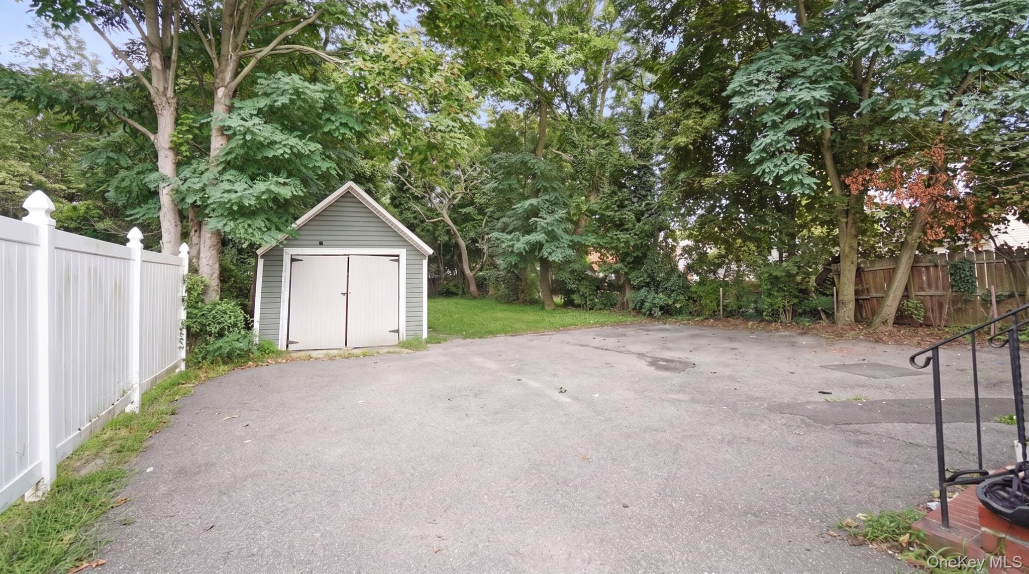 Single Family 5th Avenue  Suffolk County, NY 11706, MLS-1046448-20