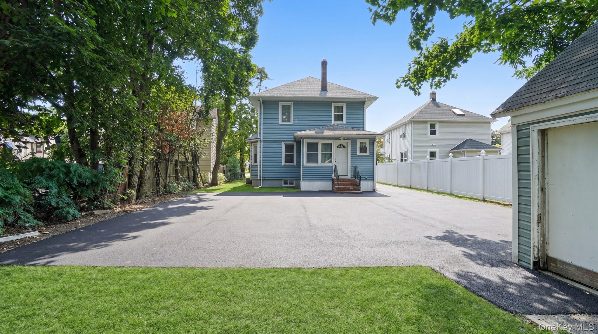 Single Family 5th Avenue  Suffolk County, NY 11706, MLS-1046448-21