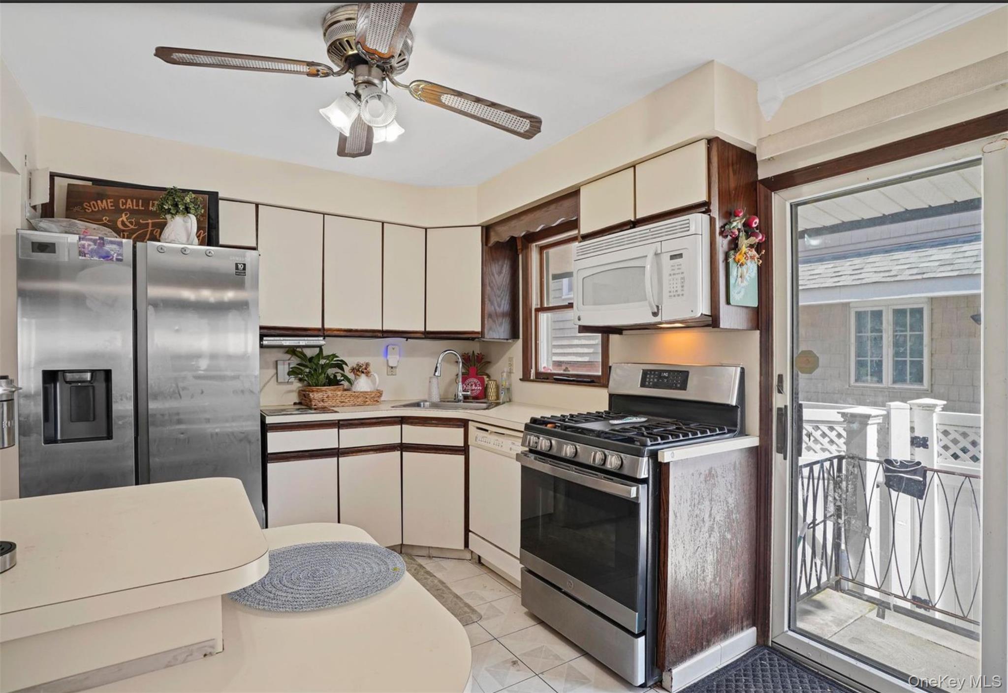 Single Family Aubrey Avenue Queens, NY 11385, MLS-1046454-15