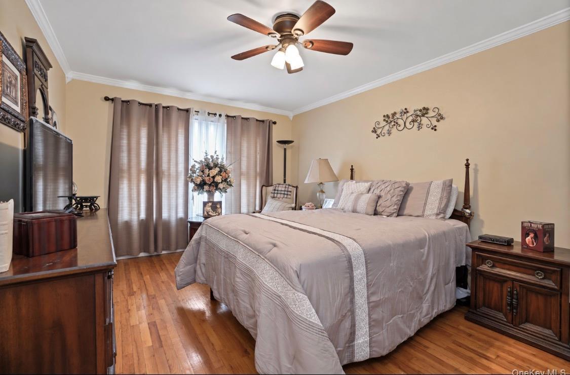 Single Family Aubrey Avenue Queens, NY 11385, MLS-1046454-23
