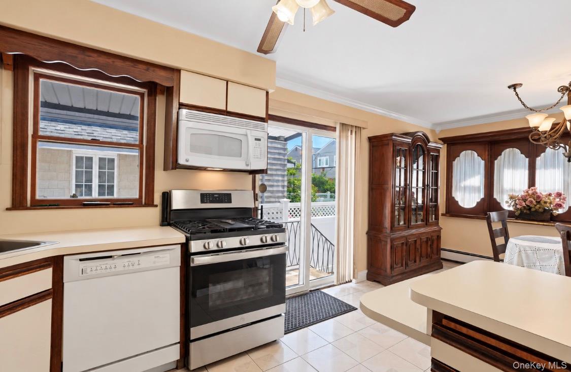 Single Family Aubrey Avenue Queens, NY 11385, MLS-1046454-26