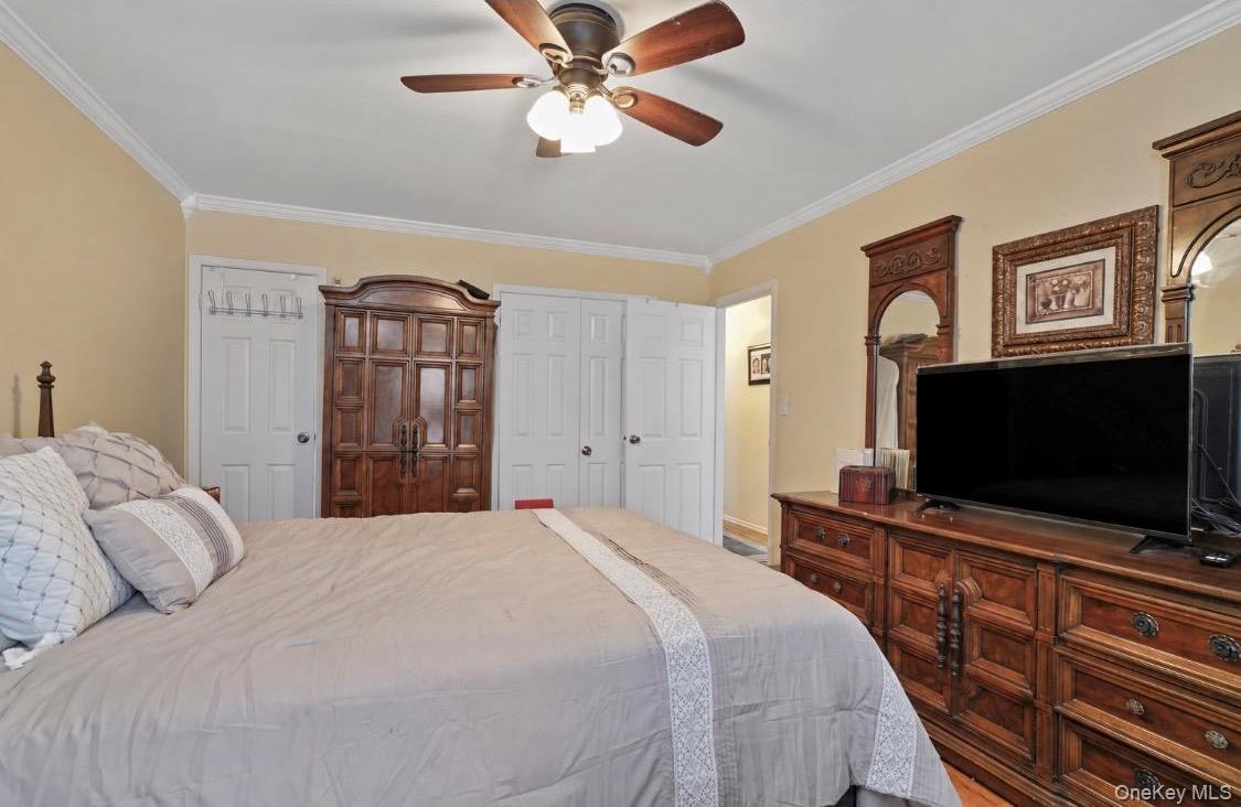 Single Family Aubrey Avenue Queens, NY 11385, MLS-1046454-30