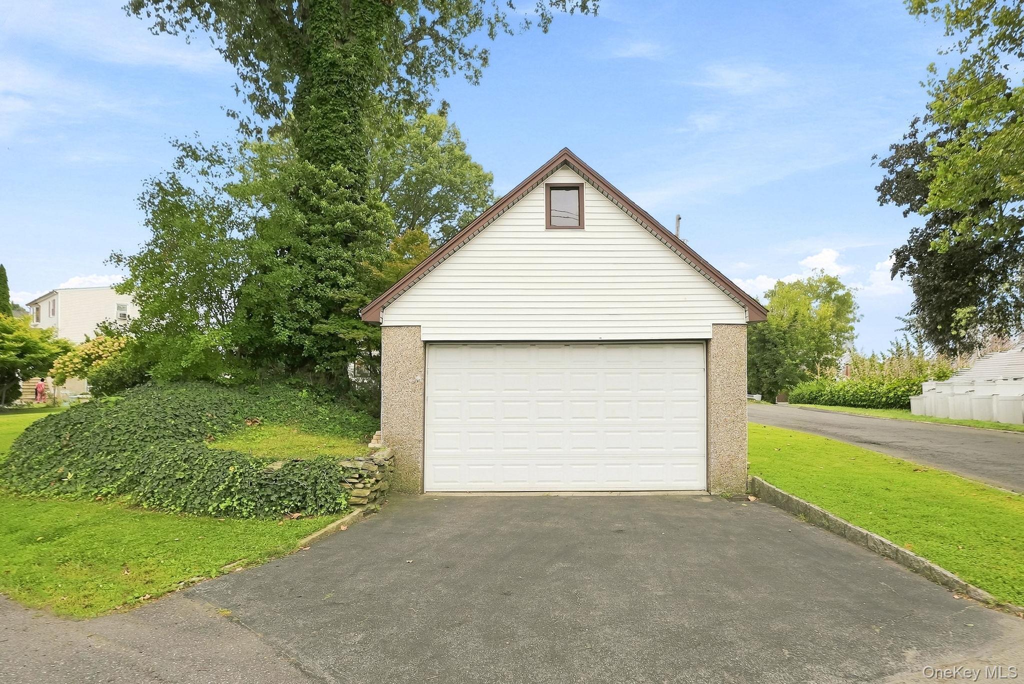 Single Family Brewster Avenue Westchester County, NY 10701, MLS-1046469-35
