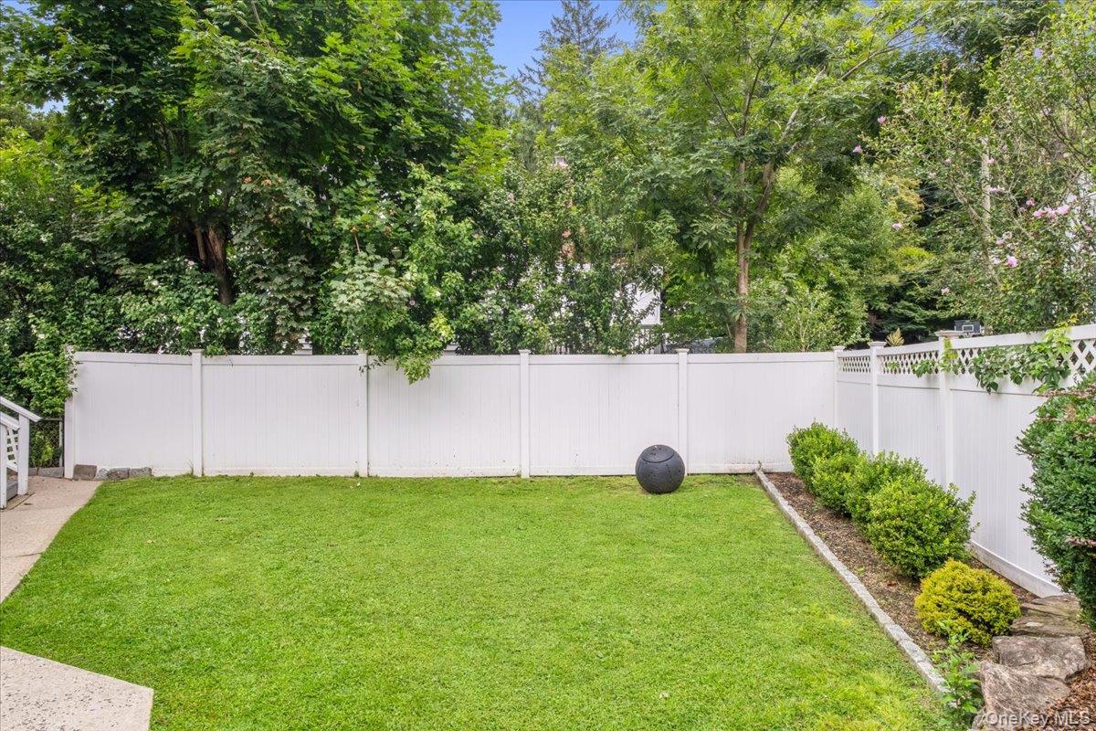 Single Family Briary Road  Westchester County, NY 10522, MLS-1046482-24