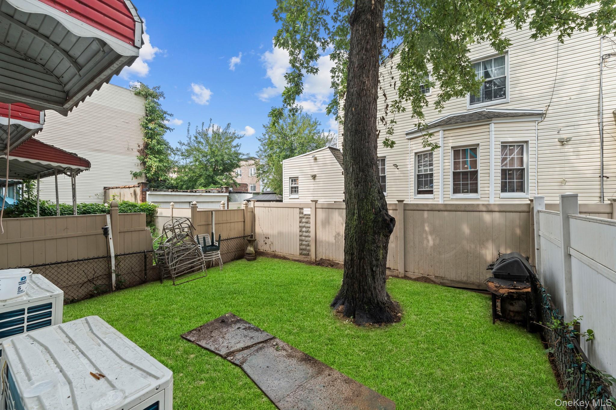 Single Family E 216th Street Bronx, NY 10467, MLS-1046506-13