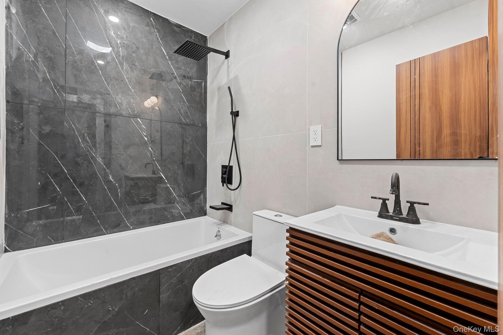Single Family E 216th Street Bronx, NY 10467, MLS-1046506-3