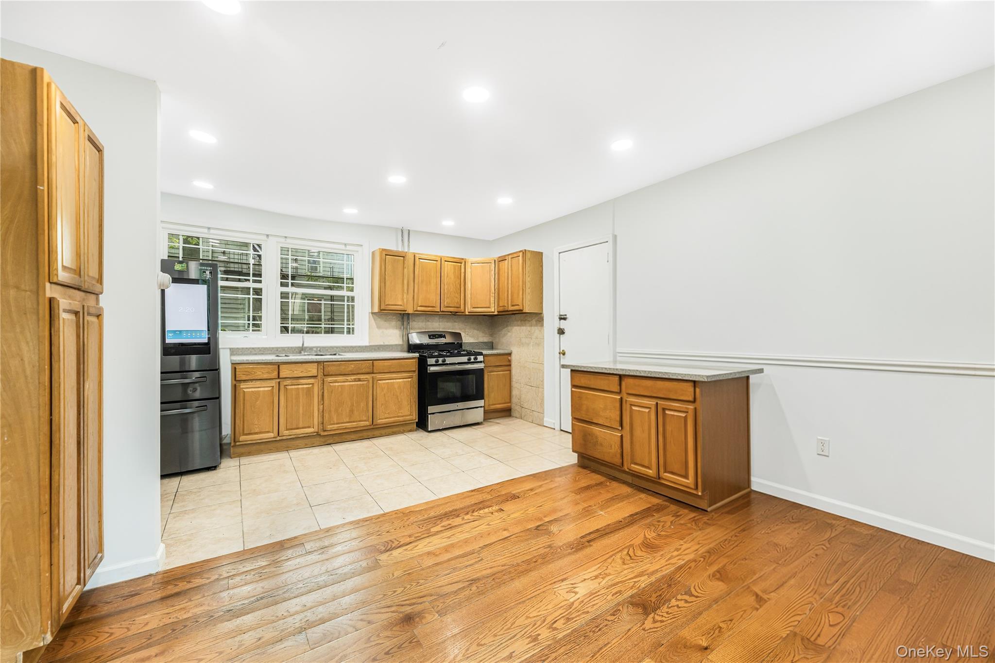 Single Family Obrien Avenue  Bronx, NY 10473, MLS-1046513-14