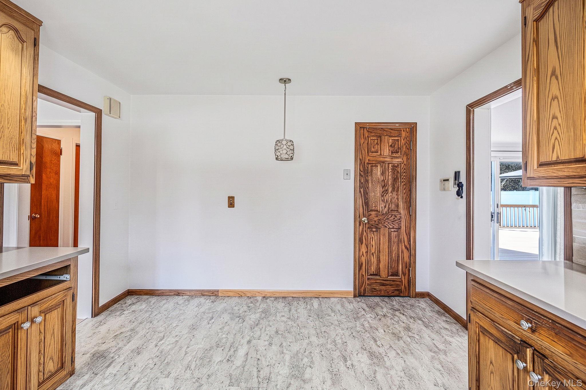 Single Family Seafield Lane Suffolk County, NY 11706, MLS-1046542-13