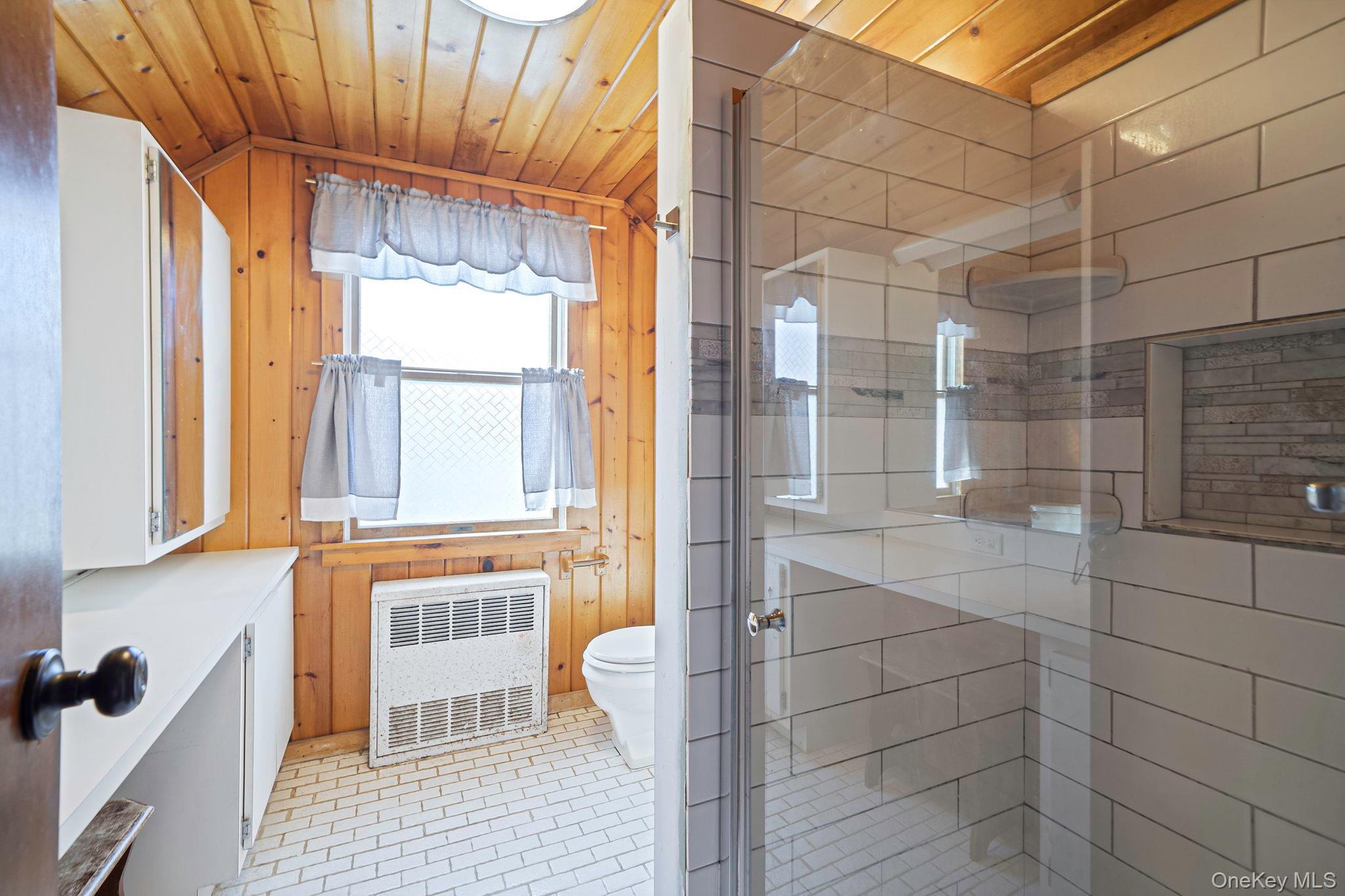 Single Family Seafield Lane Suffolk County, NY 11706, MLS-1046542-23
