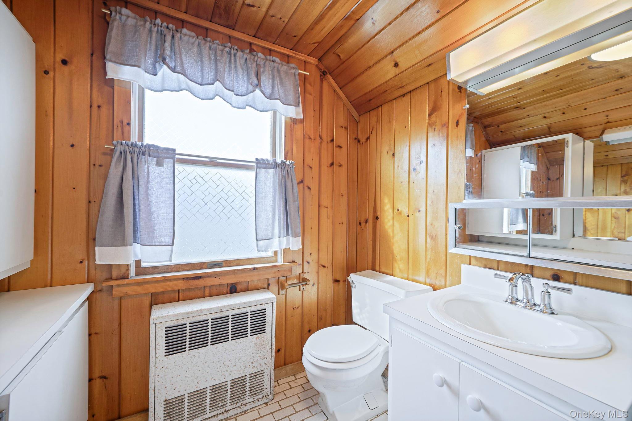 Single Family Seafield Lane Suffolk County, NY 11706, MLS-1046542-24