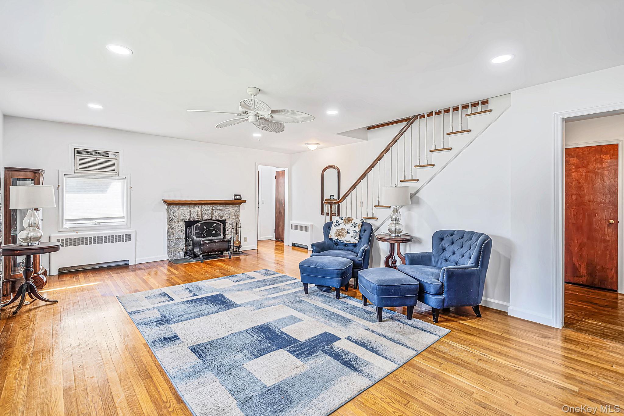 Single Family Seafield Lane Suffolk County, NY 11706, MLS-1046542-3
