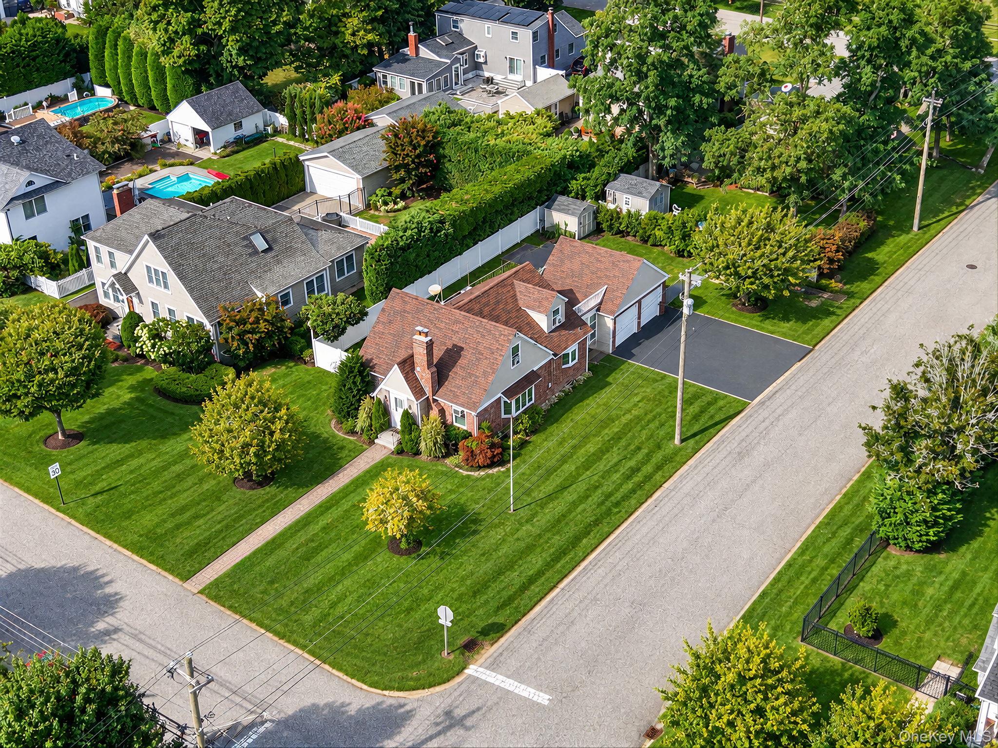 Single Family Seafield Lane Suffolk County, NY 11706, MLS-1046542-34