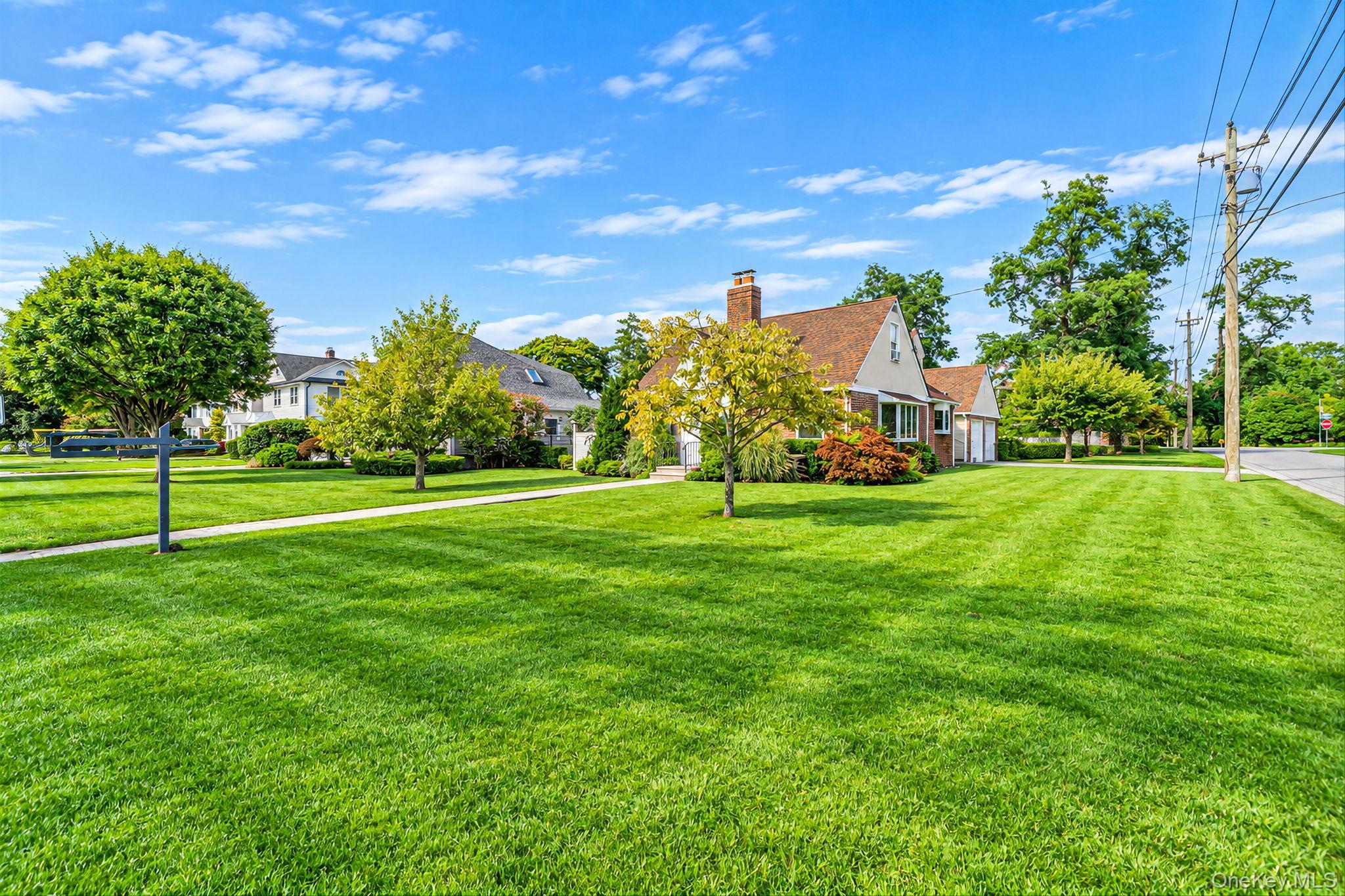 Single Family Seafield Lane  Suffolk County, NY 11706, MLS-1046542-35