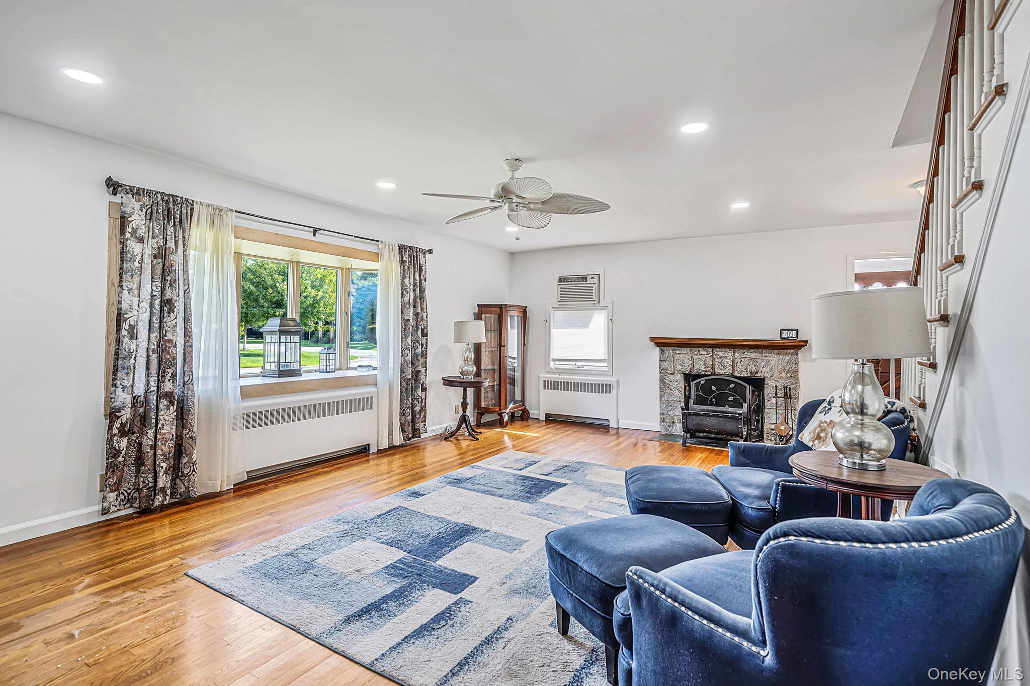 Single Family Seafield Lane Suffolk County, NY 11706, MLS-1046542-5