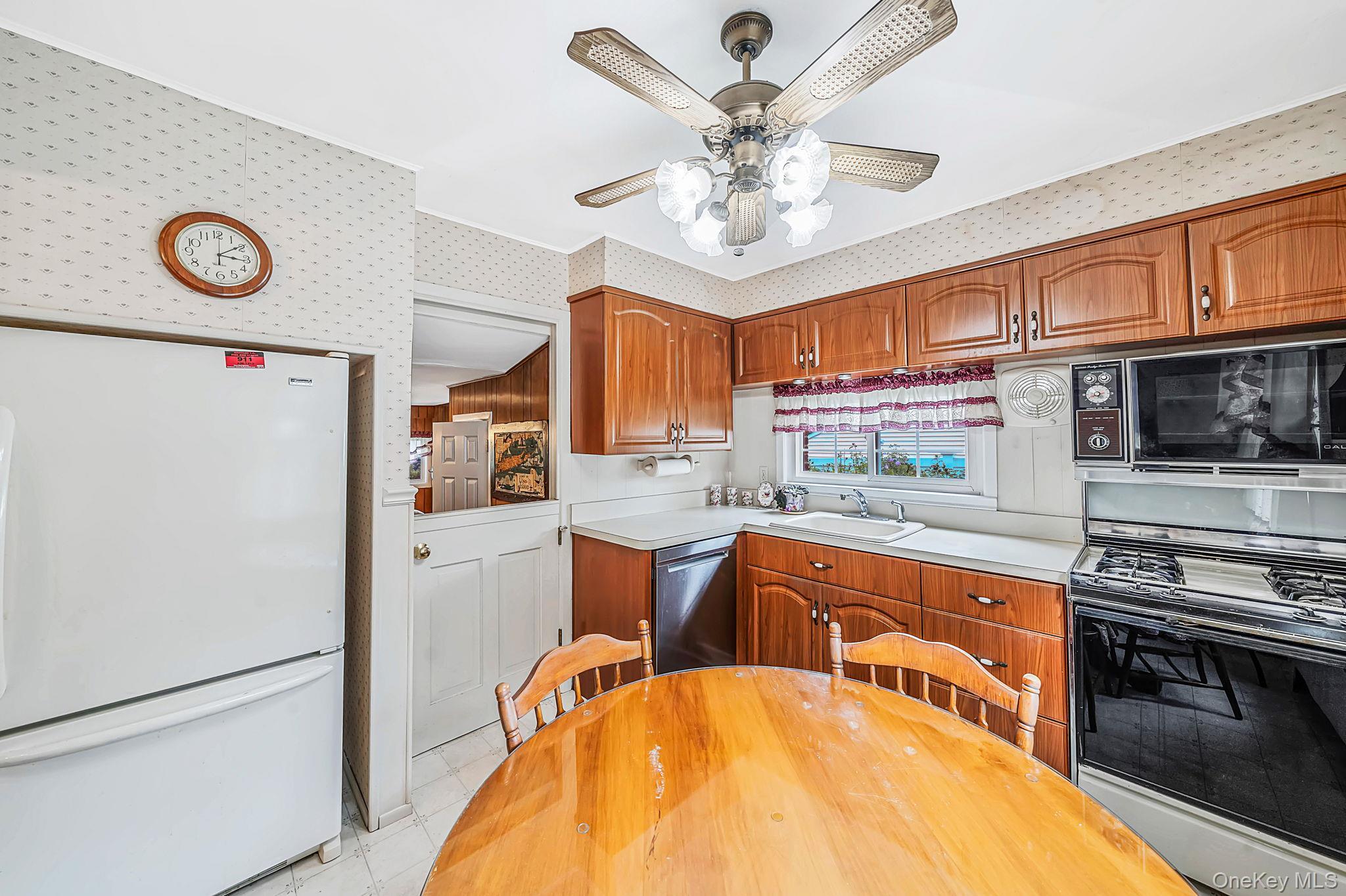 Single Family Pilcher Street Suffolk County, NY 11702, MLS-1046550-19