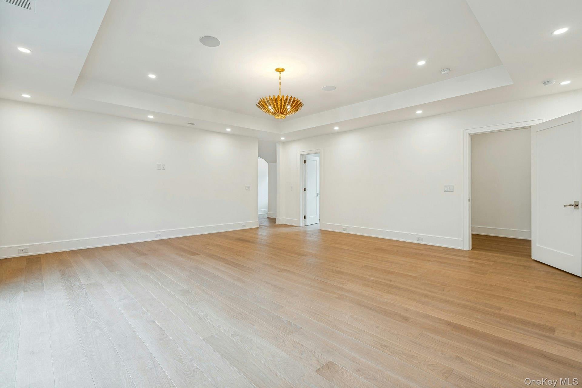 Single Family W Creek Farms Road Nassau County, NY 11050, MLS-1046560-32