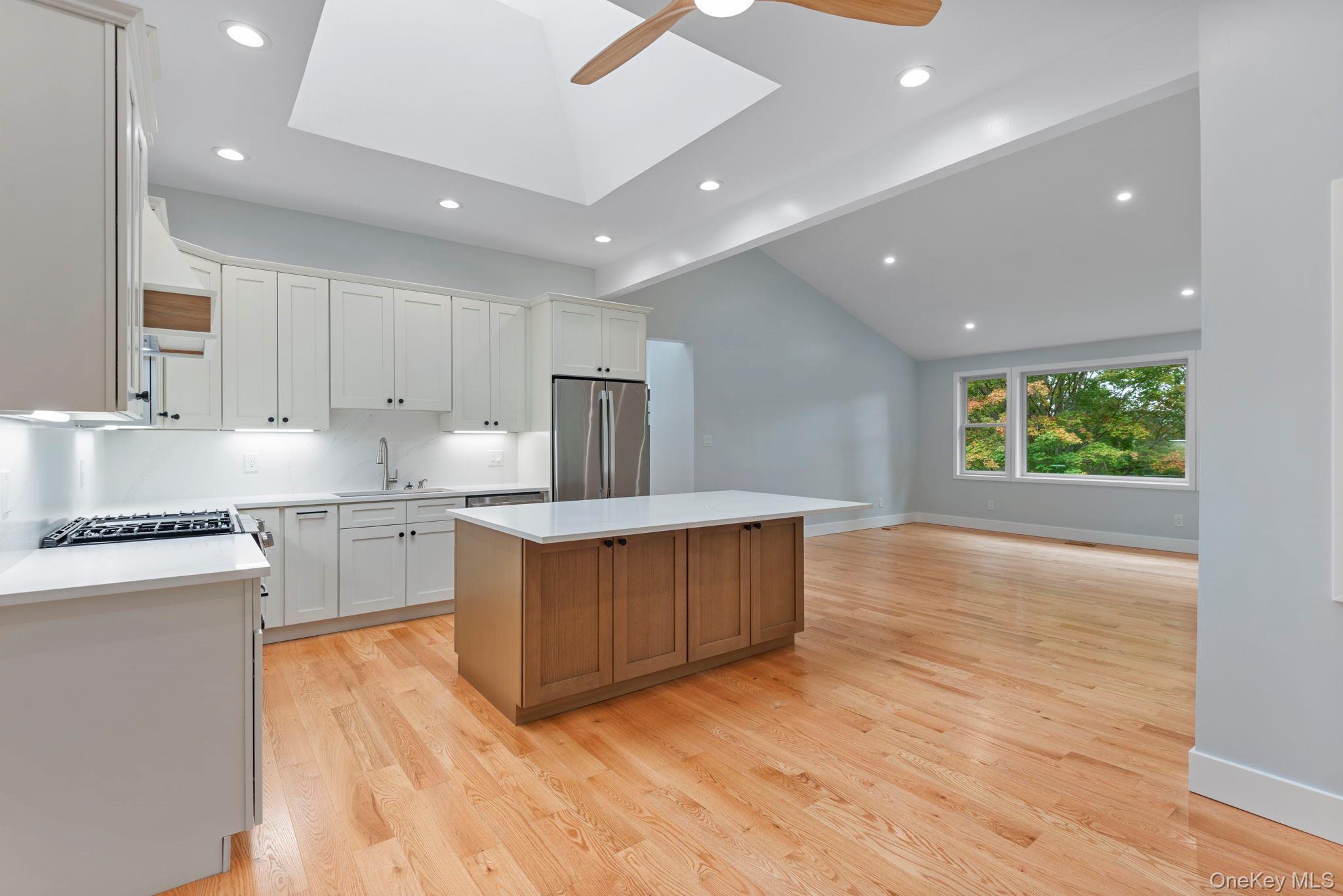 Single Family Lakeside Drive Suffolk County, NY 11721, MLS-1046573-15