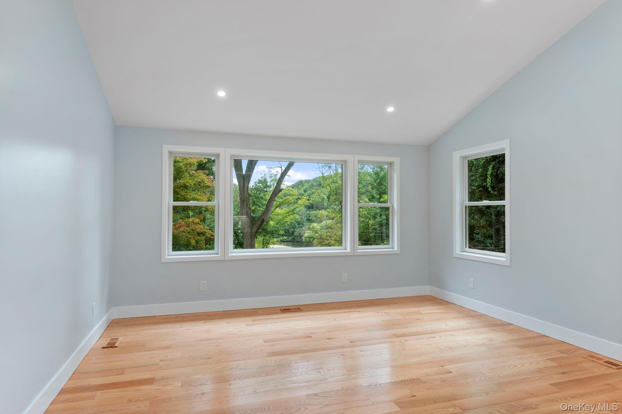 Single Family Lakeside Drive Suffolk County, NY 11721, MLS-1046573-17