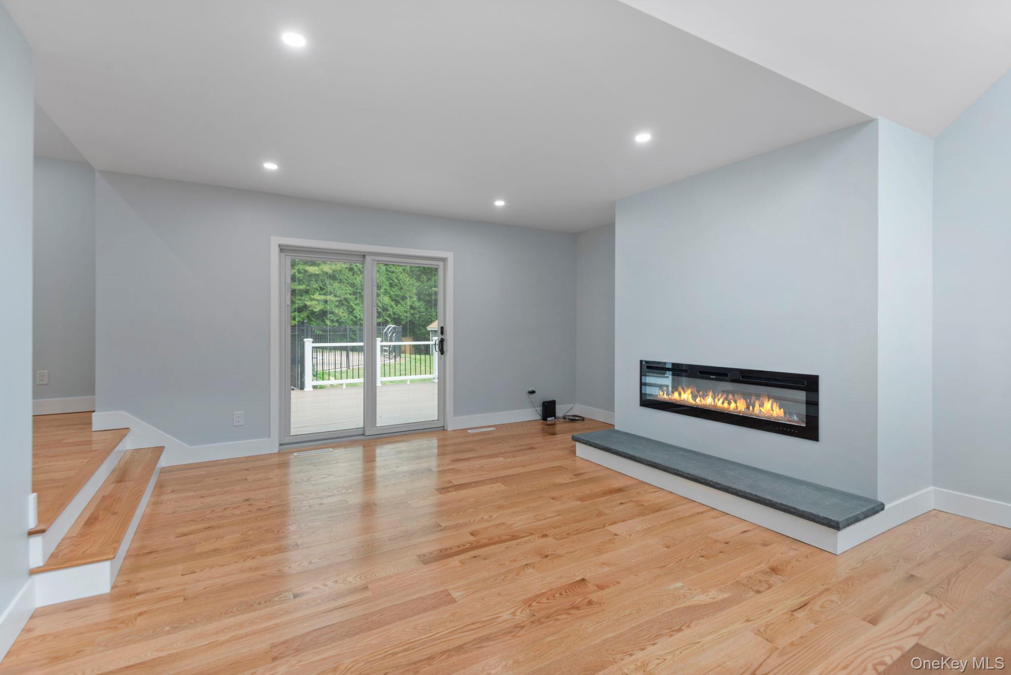 Single Family Lakeside Drive Suffolk County, NY 11721, MLS-1046573-22