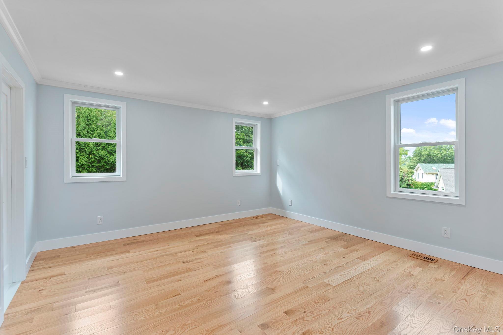 Single Family Lakeside Drive Suffolk County, NY 11721, MLS-1046573-28