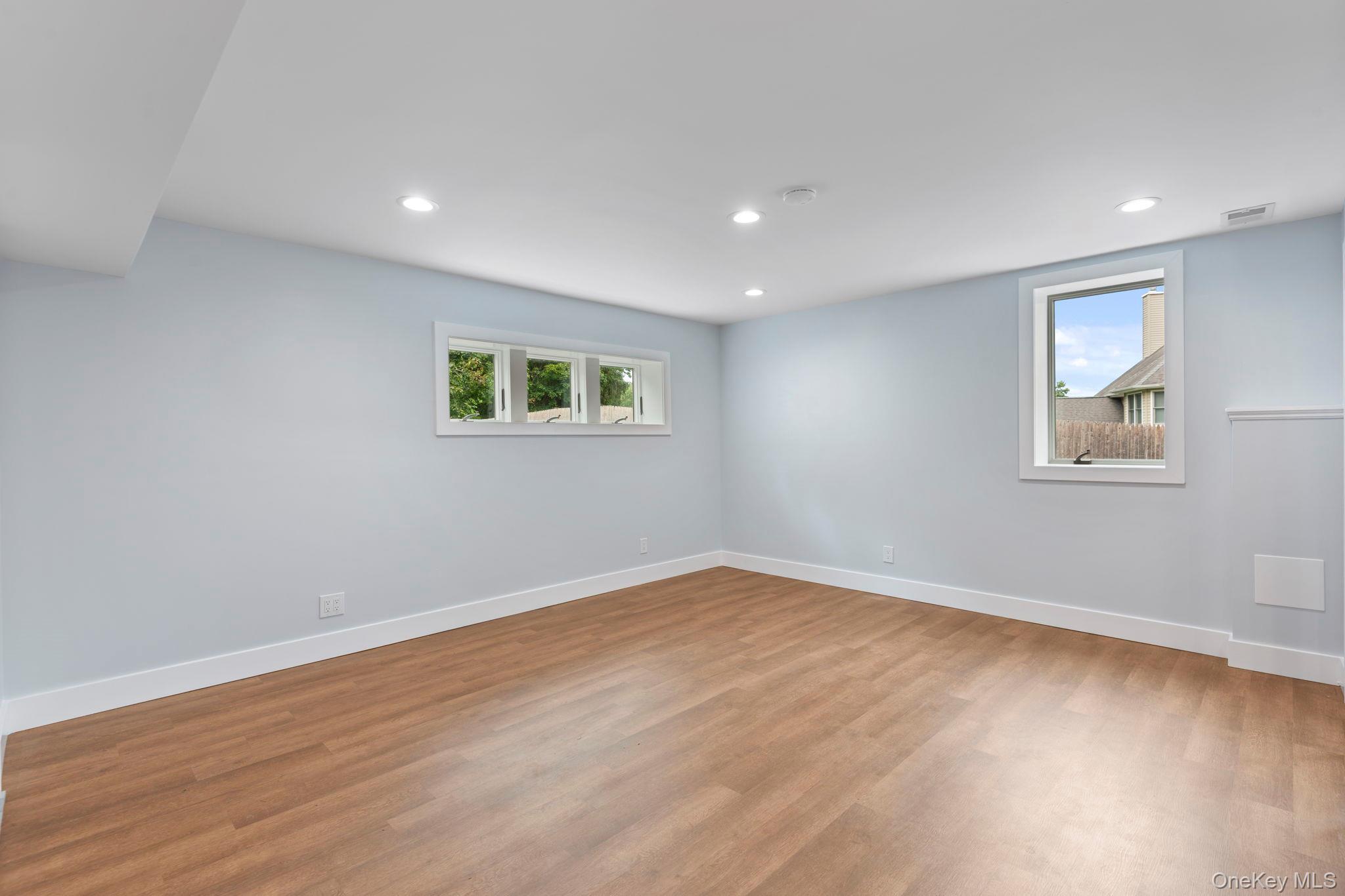 Single Family Lakeside Drive Suffolk County, NY 11721, MLS-1046573-32